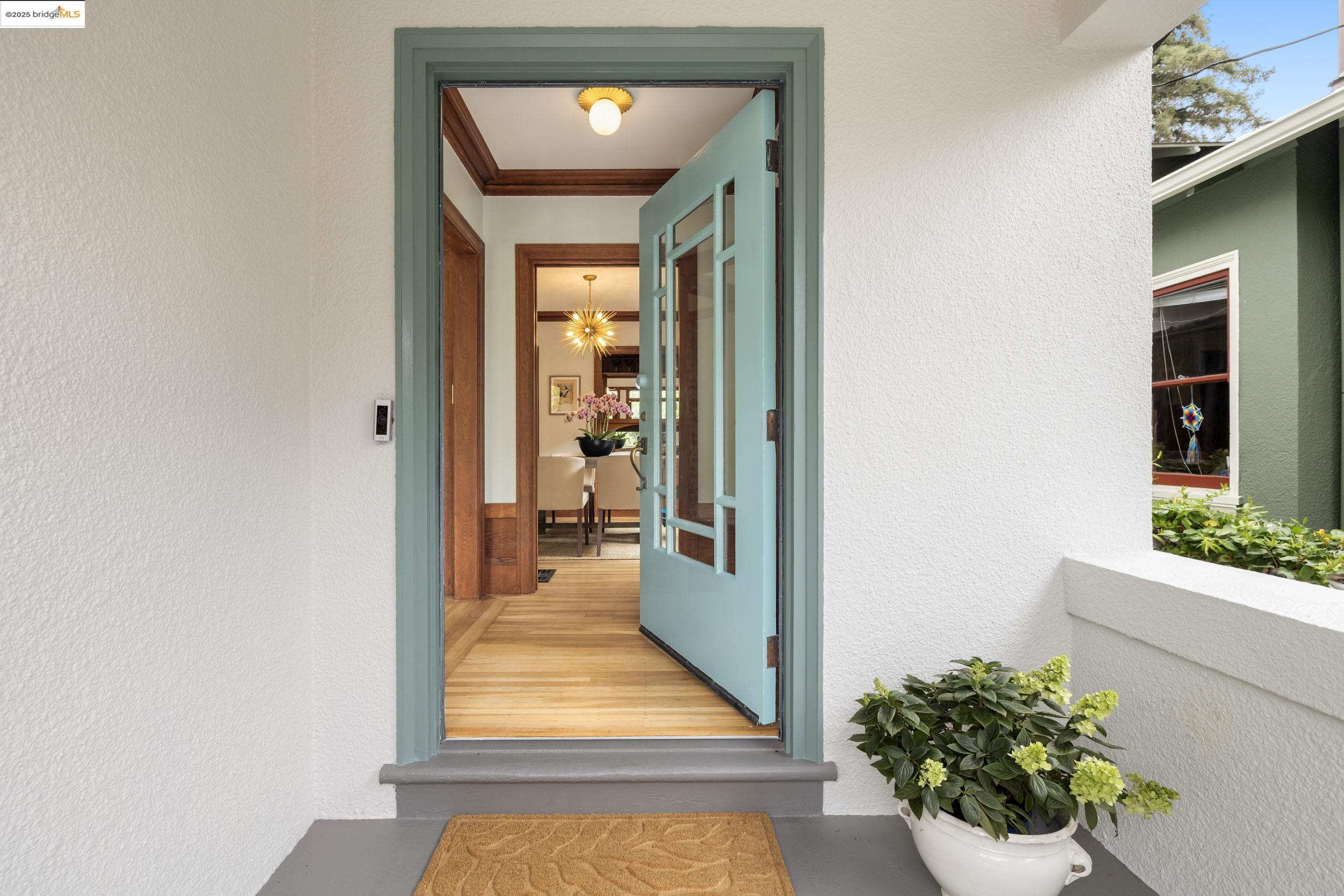 Detail Gallery Image 5 of 56 For 1409 Bonita Ave, Berkeley,  CA 94709 - 4 Beds | 2 Baths