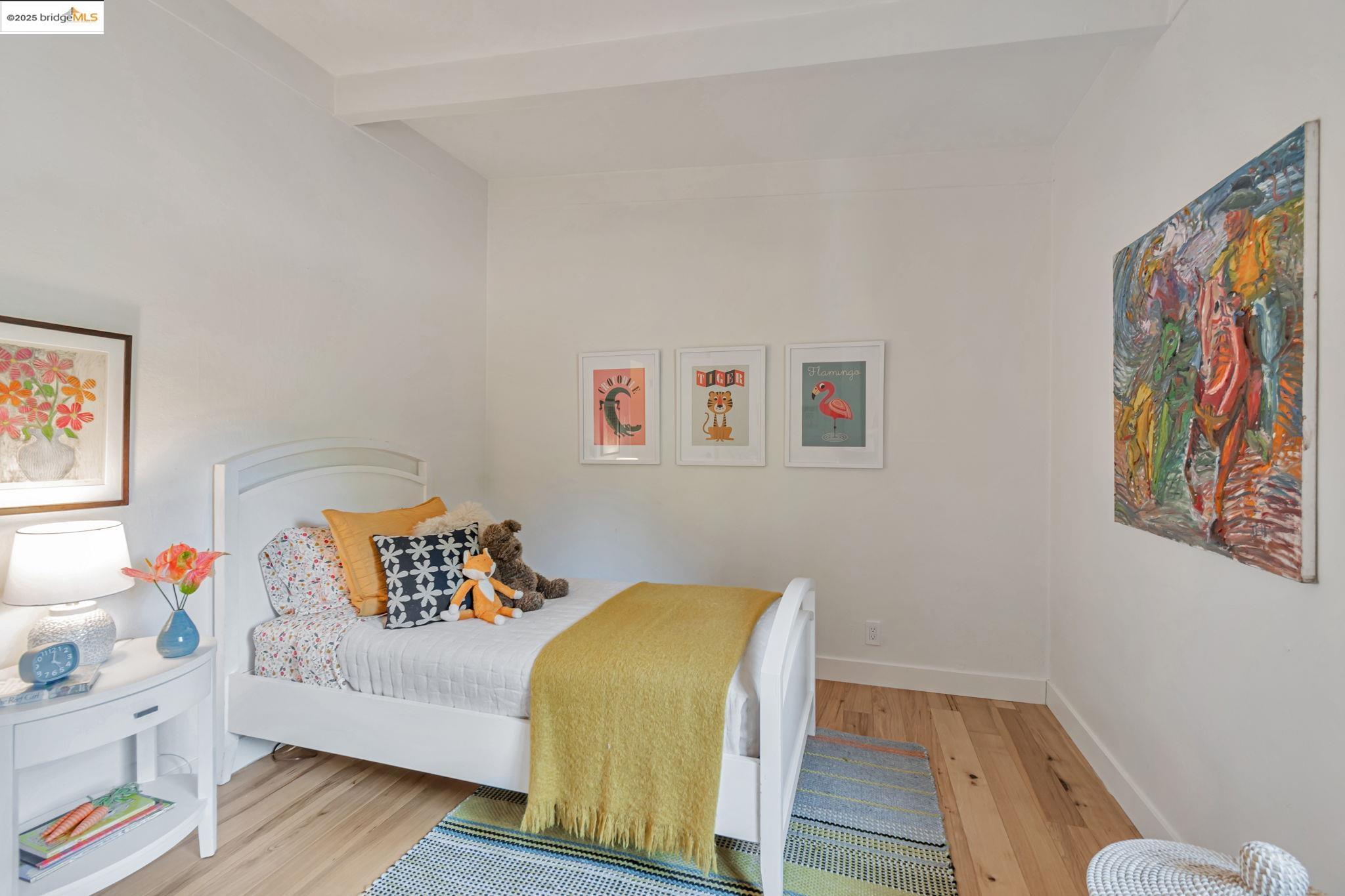 Detail Gallery Image 16 of 33 For 6692 Sobrante Rd, Oakland,  CA 94611 - 3 Beds | 2 Baths