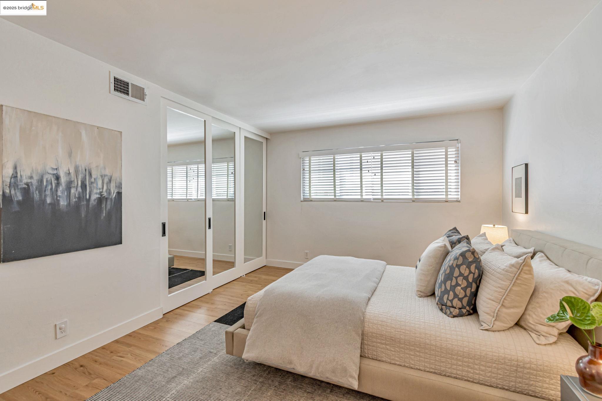 Detail Gallery Image 24 of 33 For 6692 Sobrante Rd, Oakland,  CA 94611 - 3 Beds | 2 Baths