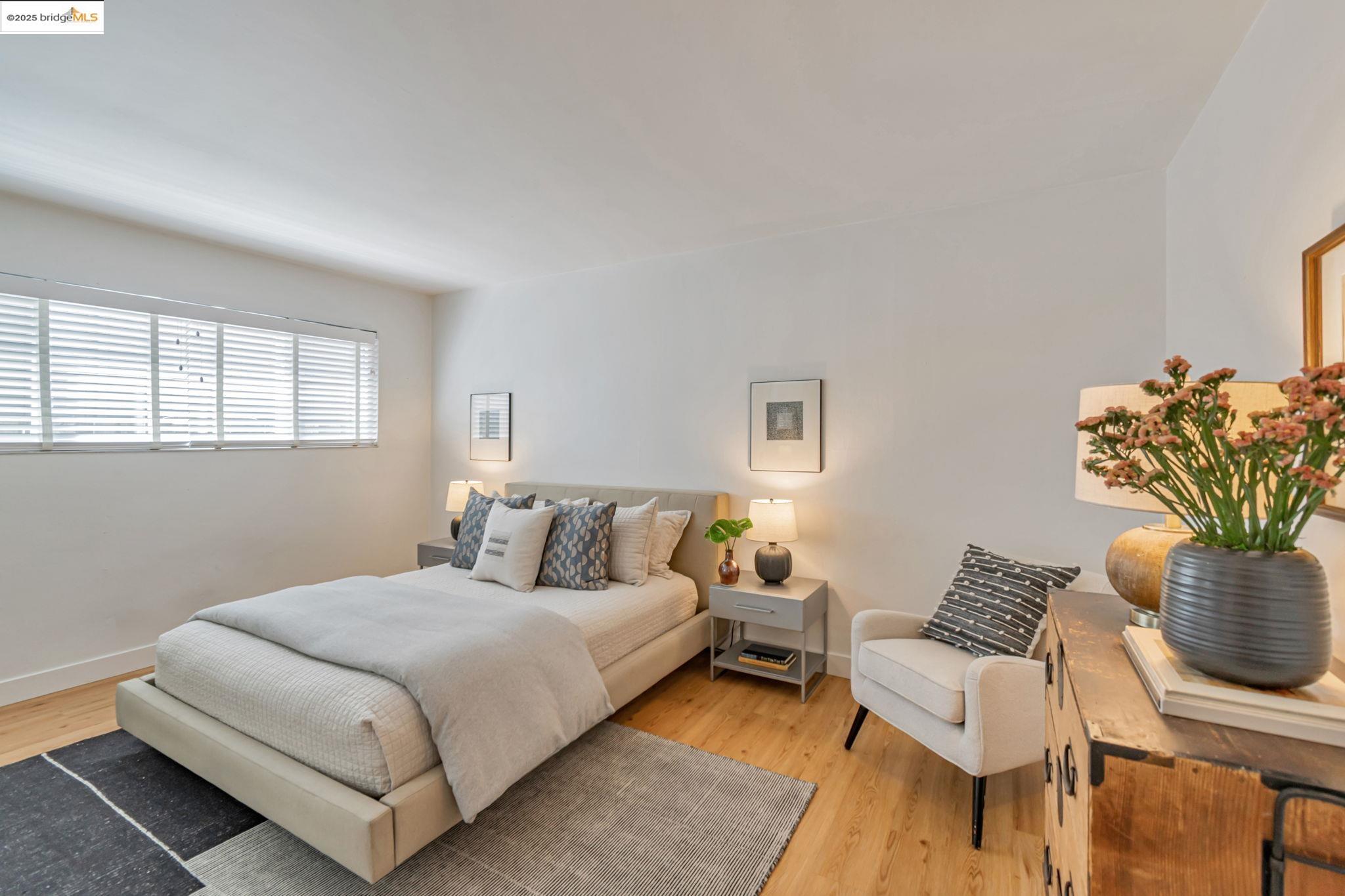 Detail Gallery Image 25 of 33 For 6692 Sobrante Rd, Oakland,  CA 94611 - 3 Beds | 2 Baths