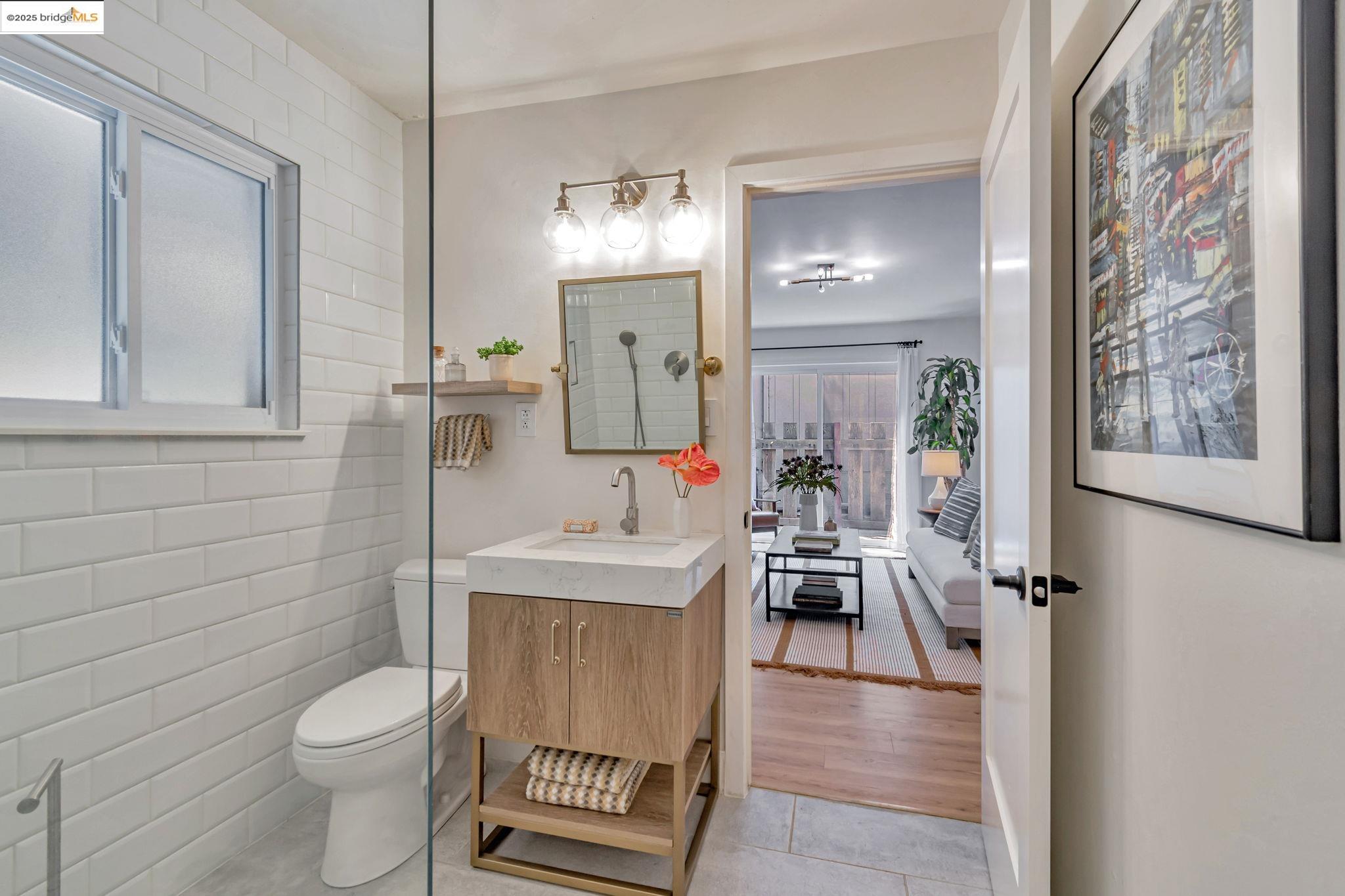 Detail Gallery Image 28 of 33 For 6692 Sobrante Rd, Oakland,  CA 94611 - 3 Beds | 2 Baths