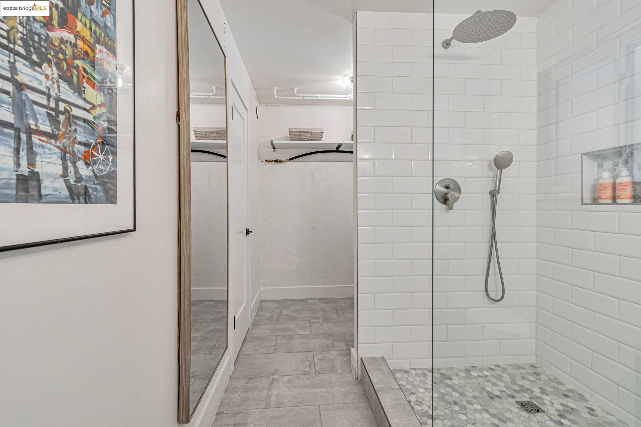 Detail Gallery Image 29 of 33 For 6692 Sobrante Rd, Oakland,  CA 94611 - 3 Beds | 2 Baths
