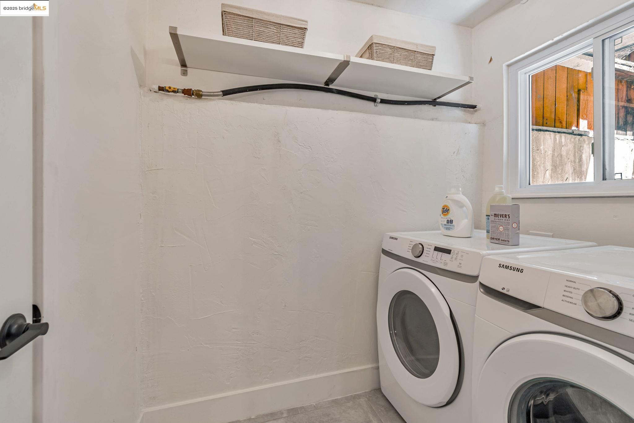 Detail Gallery Image 30 of 33 For 6692 Sobrante Rd, Oakland,  CA 94611 - 3 Beds | 2 Baths