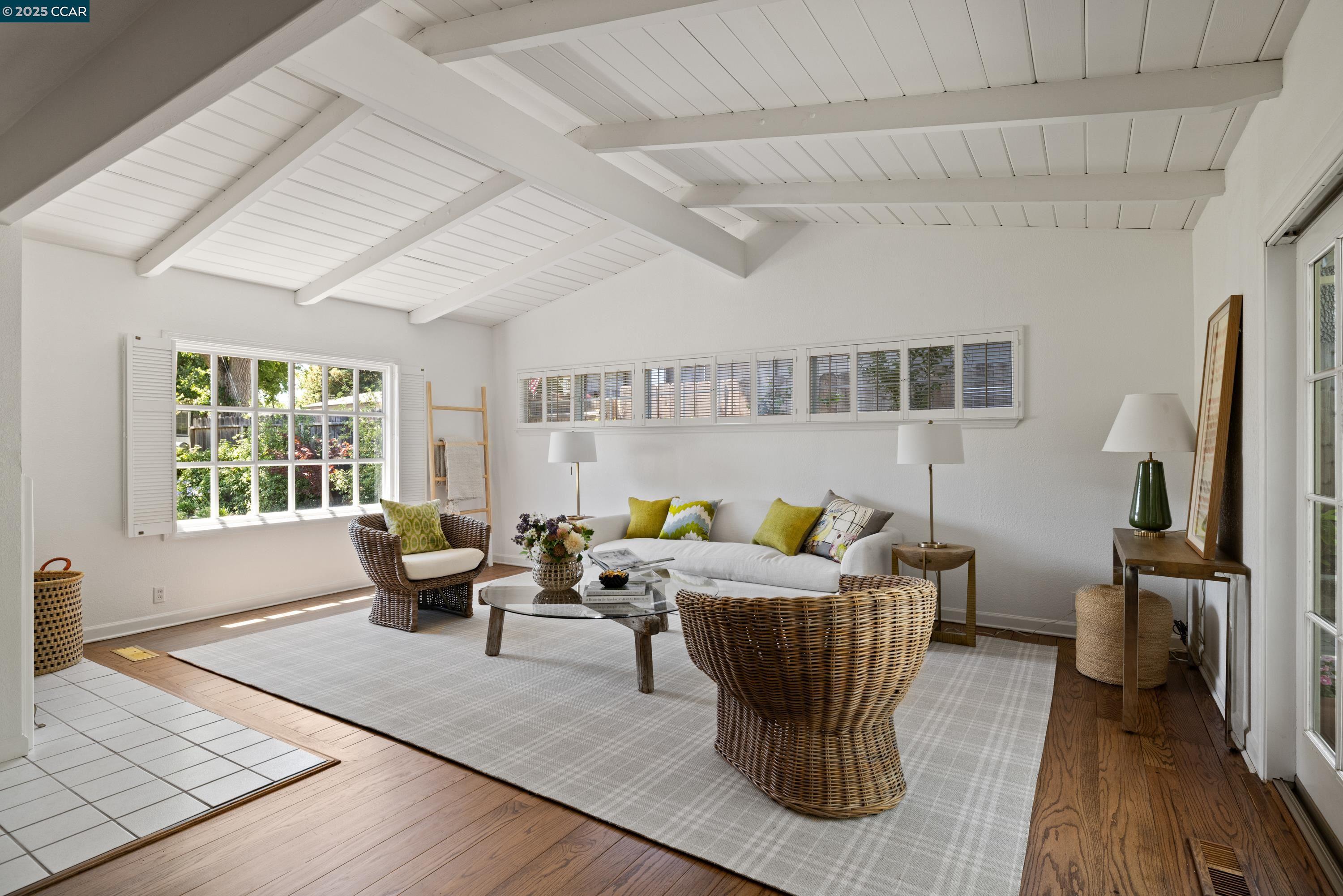 Detail Gallery Image 4 of 26 For 1016 Dyer Dr., Lafayette,  CA 94549 - 3 Beds | 2 Baths