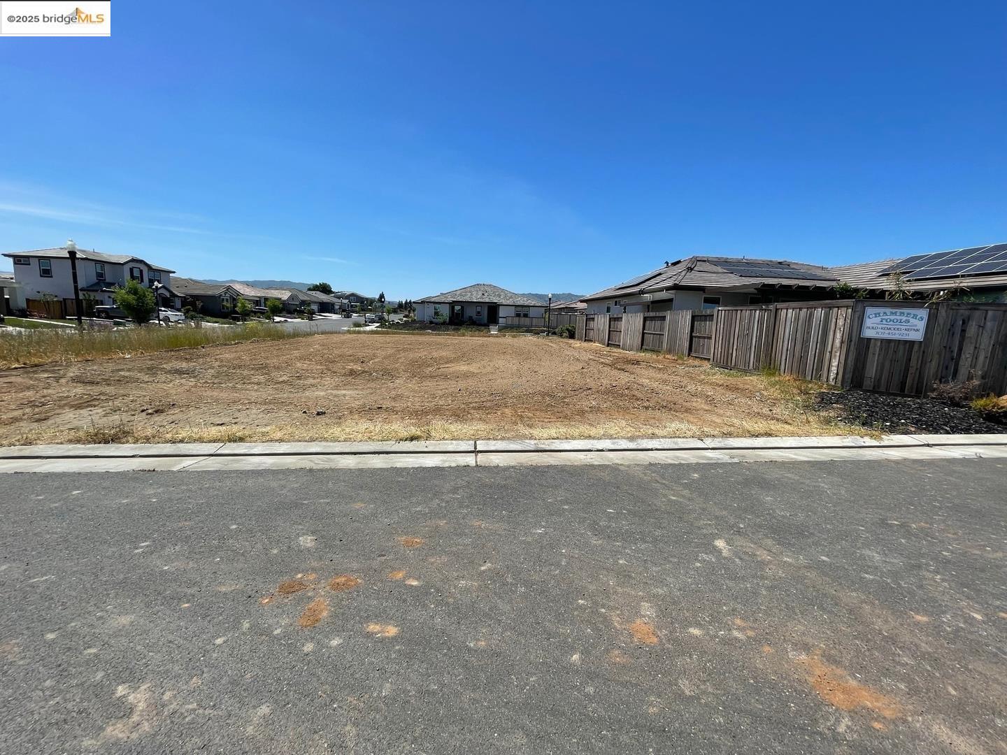Detail Gallery Image 2 of 5 For 771 Graf Way, Winters,  CA 95694 - – Beds | – Baths