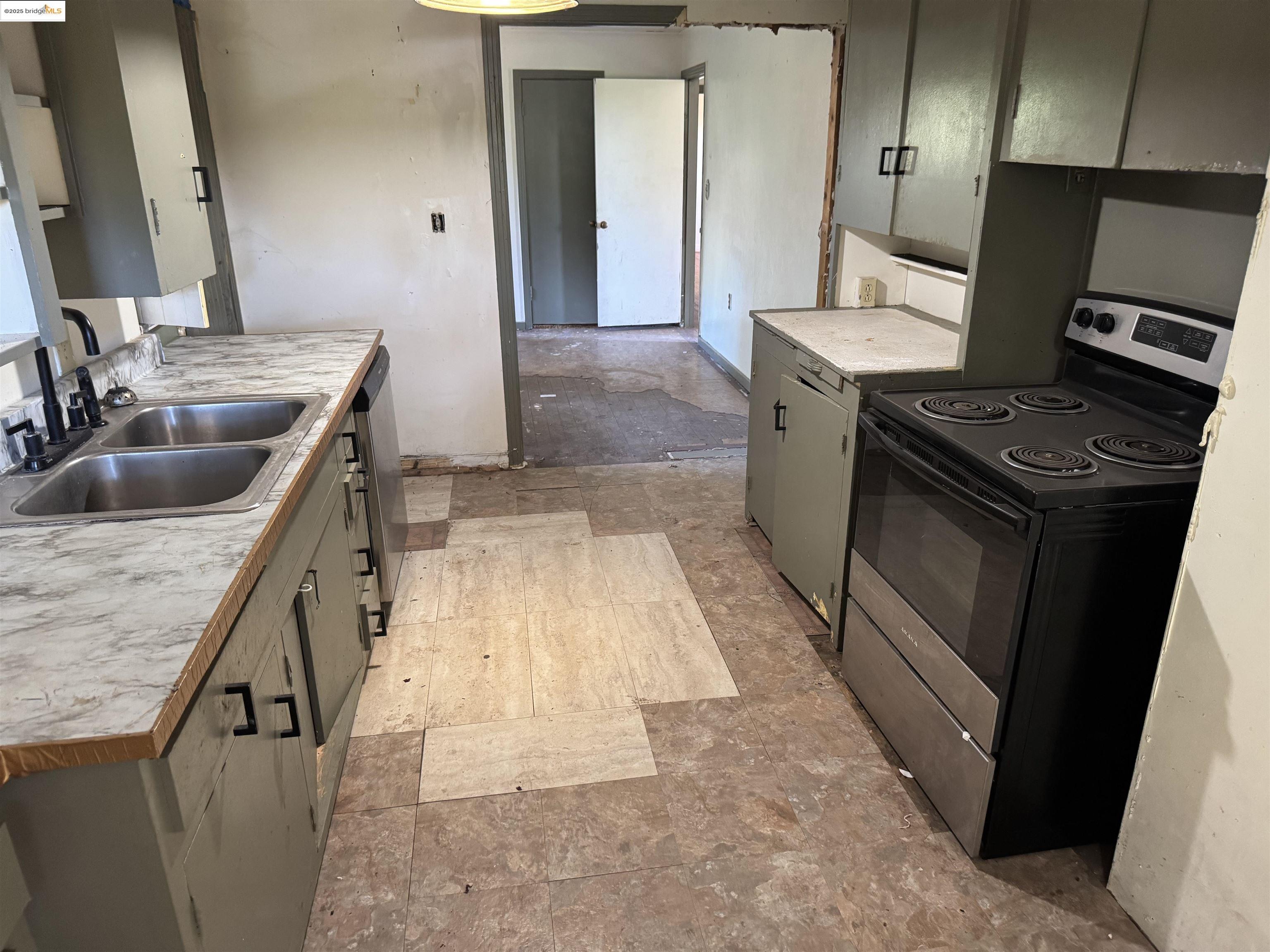 Detail Gallery Image 9 of 17 For 266 E Jackson St, Sonora,  CA 95370 - 3 Beds | 1 Baths