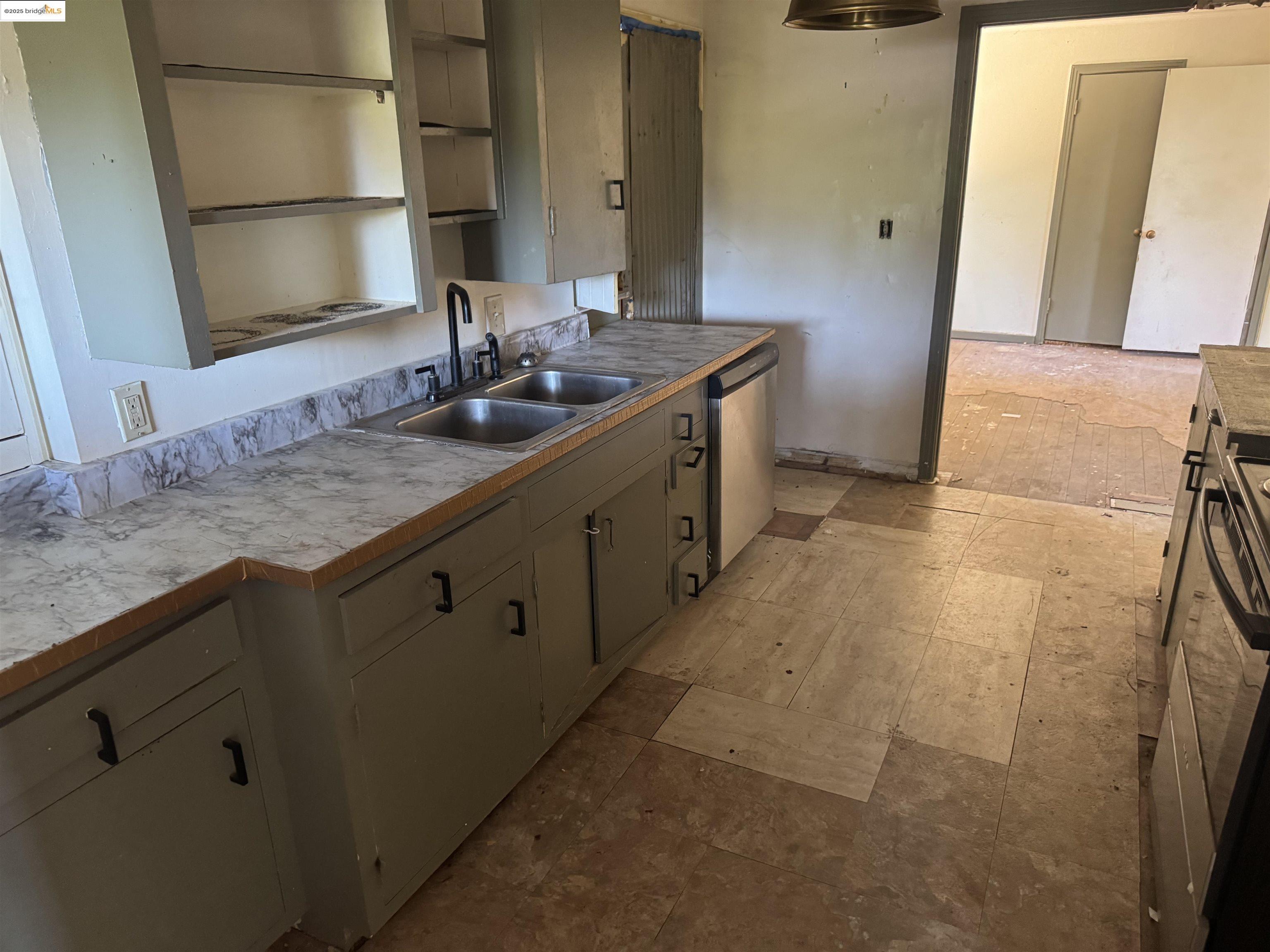 Detail Gallery Image 10 of 17 For 266 E Jackson St, Sonora,  CA 95370 - 3 Beds | 1 Baths