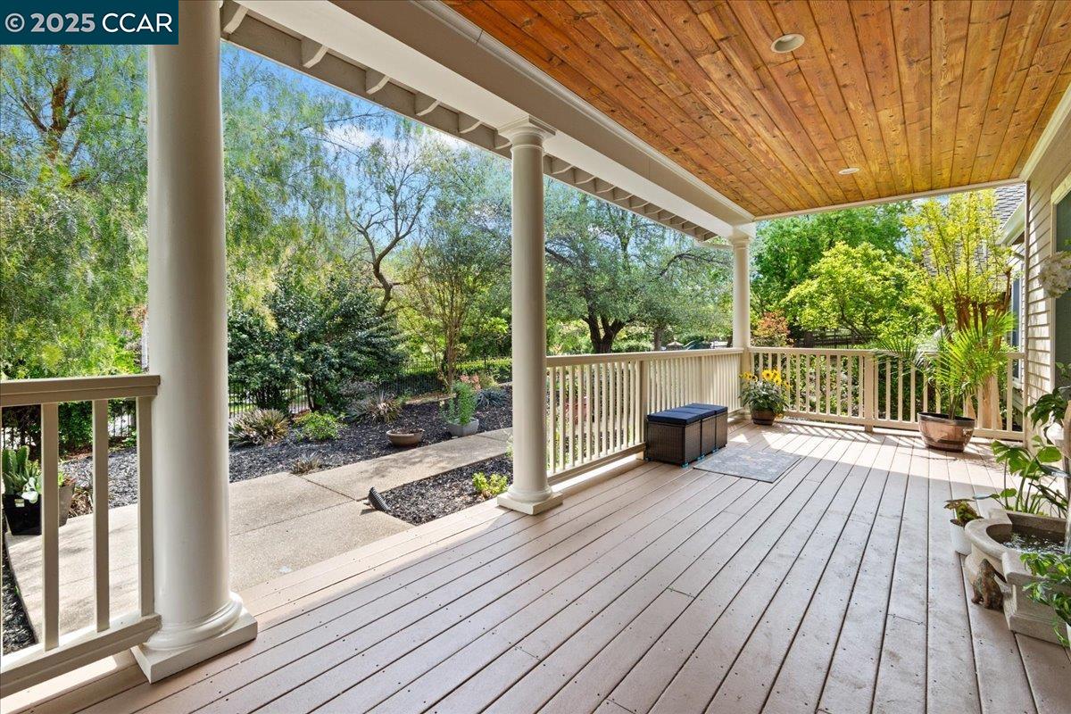 Detail Gallery Image 2 of 57 For 1101 North Gate Road, Walnut Creek,  CA 94598 - 5 Beds | 3/1 Baths