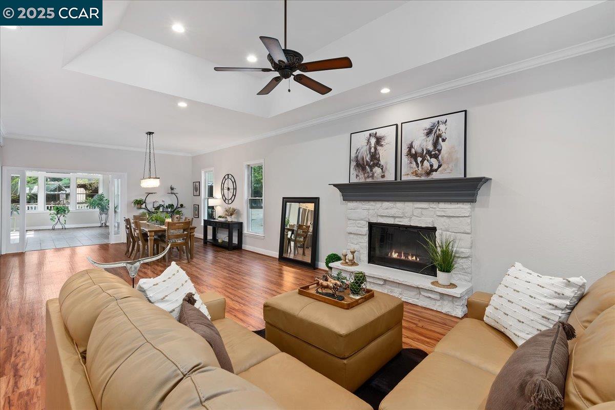 Detail Gallery Image 13 of 57 For 1101 North Gate Road, Walnut Creek,  CA 94598 - 5 Beds | 3/1 Baths