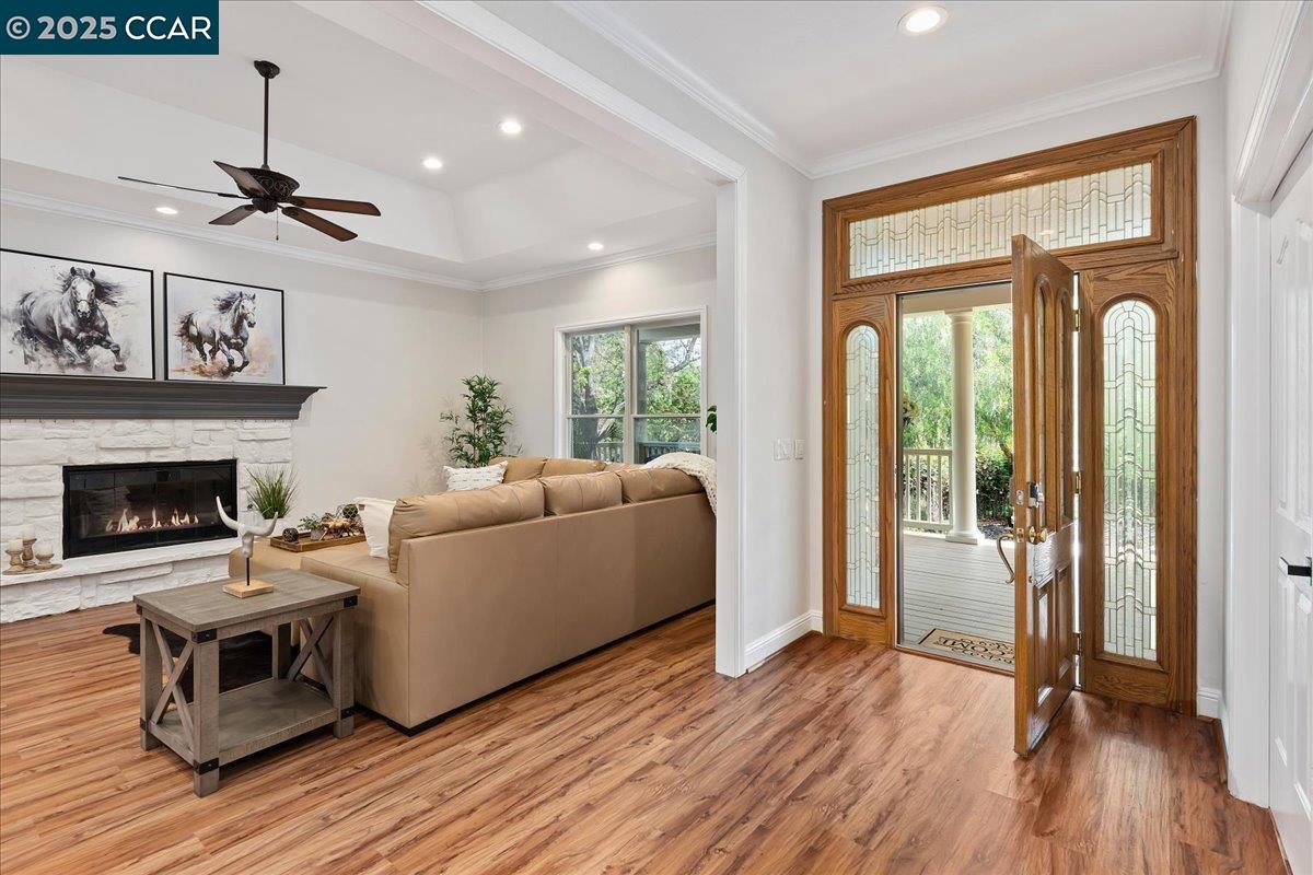 Detail Gallery Image 3 of 57 For 1101 North Gate Road, Walnut Creek,  CA 94598 - 5 Beds | 3/1 Baths