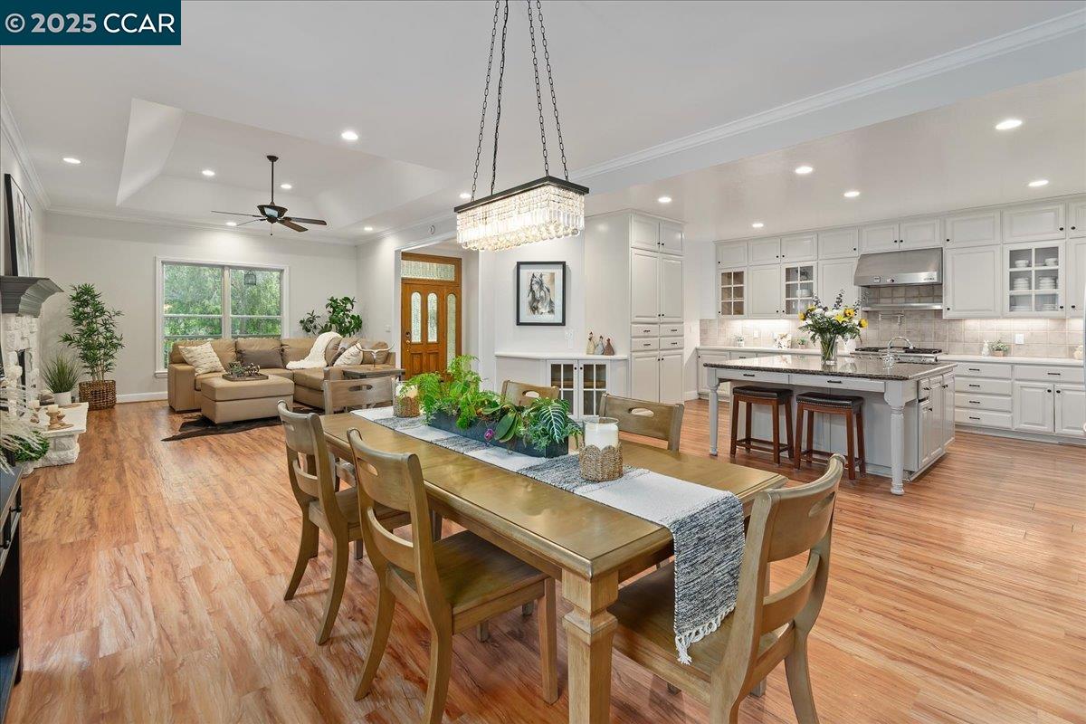 Detail Gallery Image 6 of 57 For 1101 North Gate Road, Walnut Creek,  CA 94598 - 5 Beds | 3/1 Baths