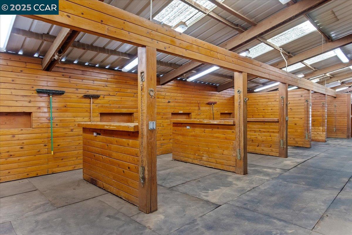 Detail Gallery Image 9 of 57 For 1101 North Gate Road, Walnut Creek,  CA 94598 - 5 Beds | 3/1 Baths