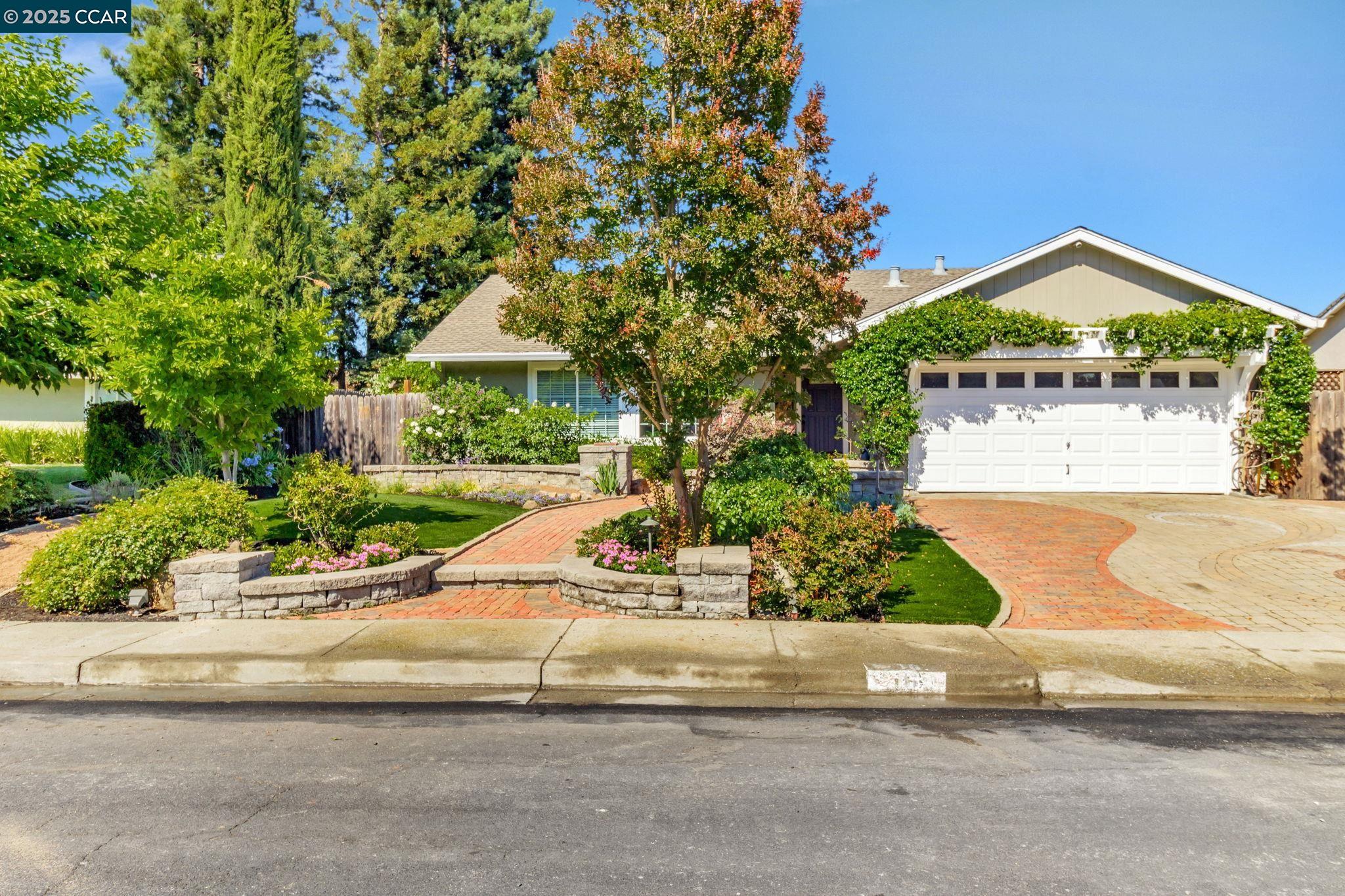 Detail Gallery Image 1 of 32 For 16 Belfast Pl, San Ramon,  CA 94583 - 3 Beds | 2 Baths
