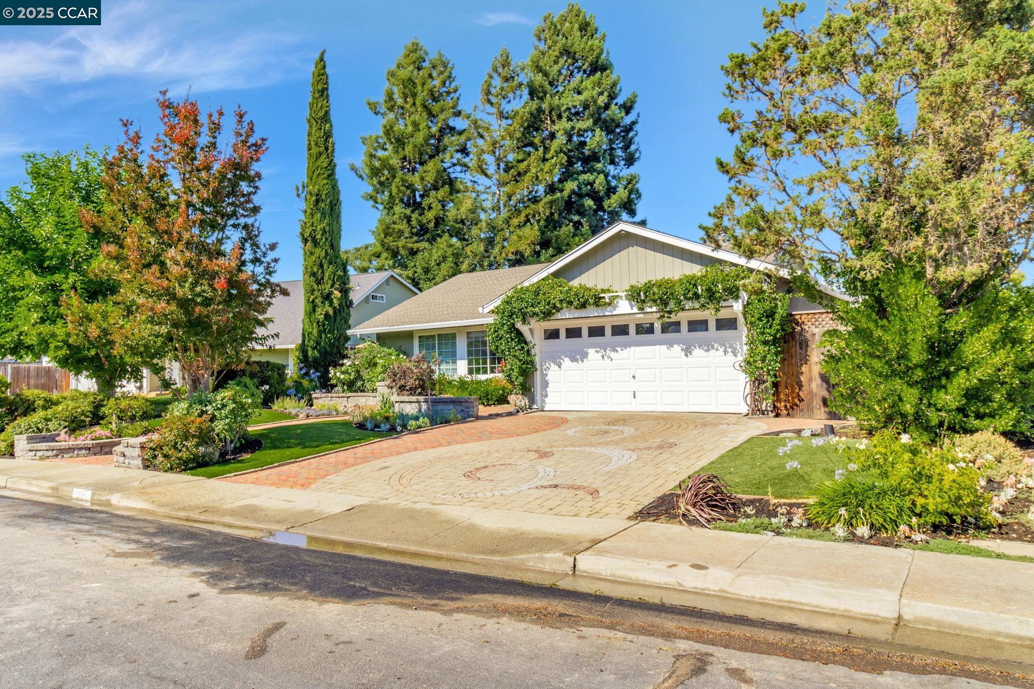 Detail Gallery Image 2 of 32 For 16 Belfast Pl, San Ramon,  CA 94583 - 3 Beds | 2 Baths