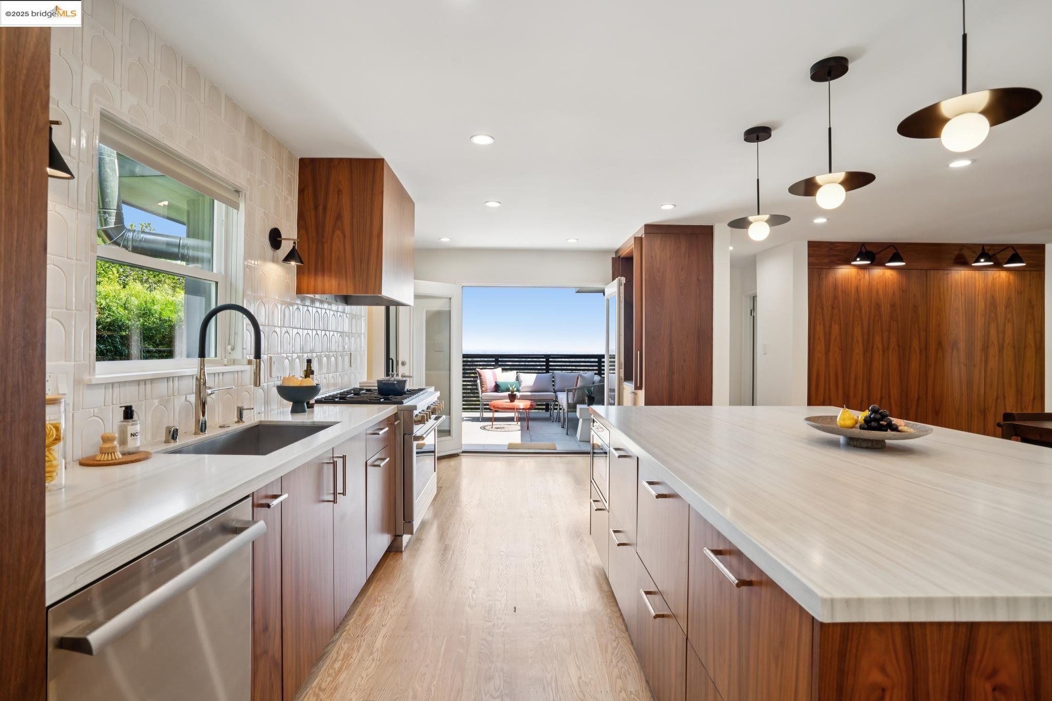 4378 Arcadia Ave, Oakland, California 94602, 4 Bedrooms Bedrooms, 8 Rooms Rooms,4 BathroomsBathrooms,Residential,For Sale,4378 Arcadia Ave,41105279