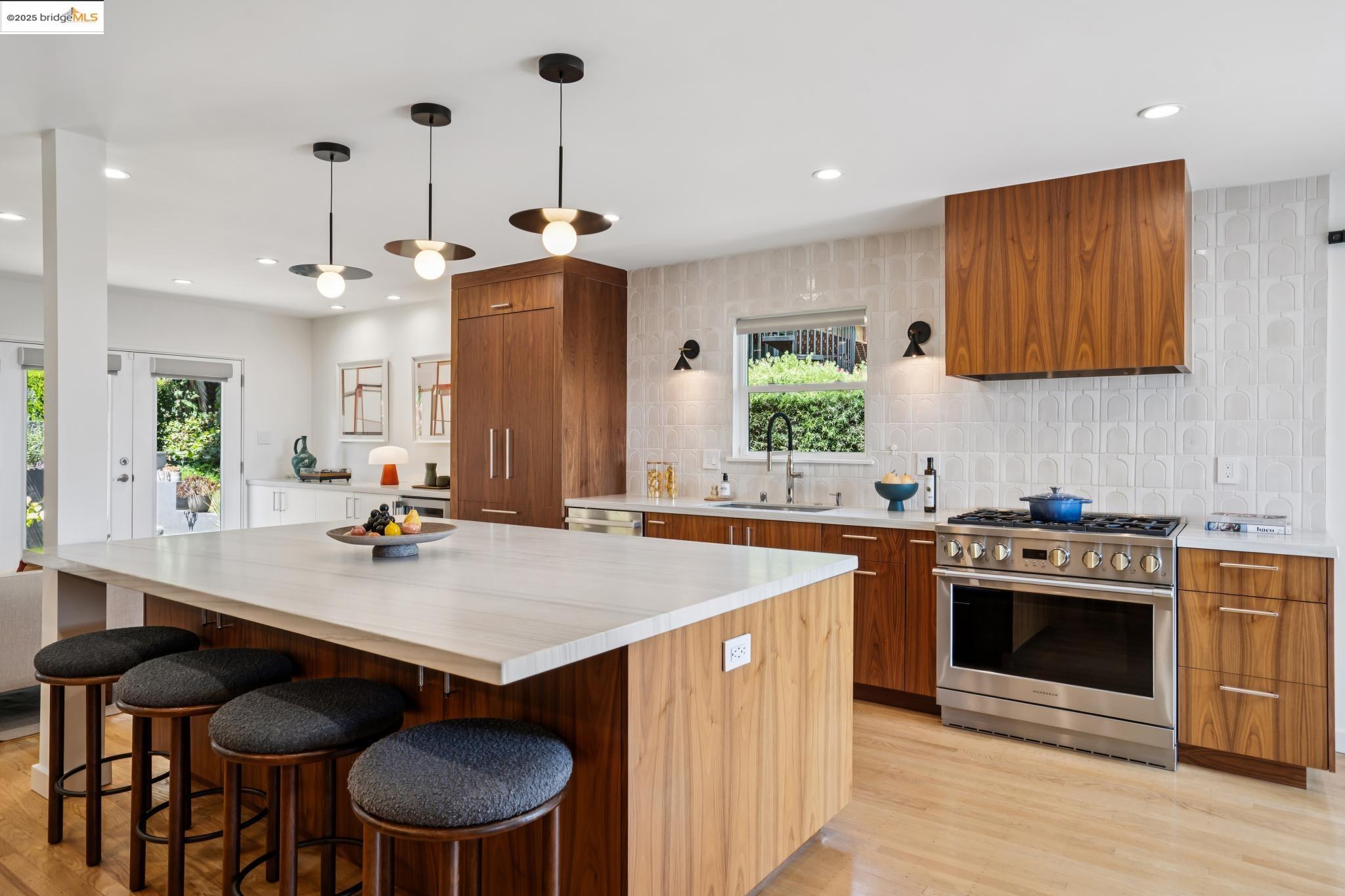 4378 Arcadia Ave, Oakland, California 94602, 4 Bedrooms Bedrooms, 8 Rooms Rooms,4 BathroomsBathrooms,Residential,For Sale,4378 Arcadia Ave,41105279