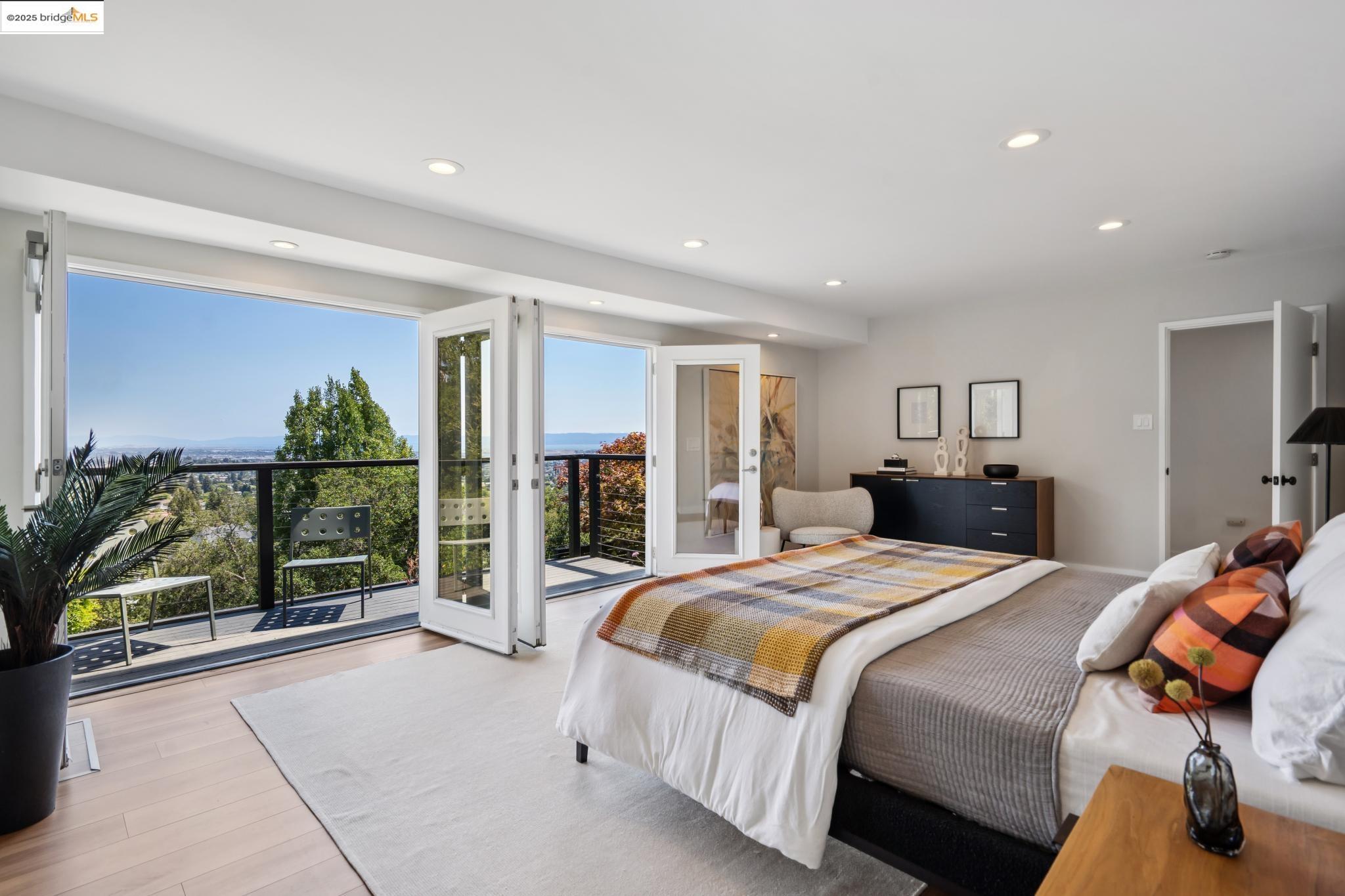 4378 Arcadia Ave, Oakland, California 94602, 4 Bedrooms Bedrooms, 8 Rooms Rooms,4 BathroomsBathrooms,Residential,For Sale,4378 Arcadia Ave,41105279