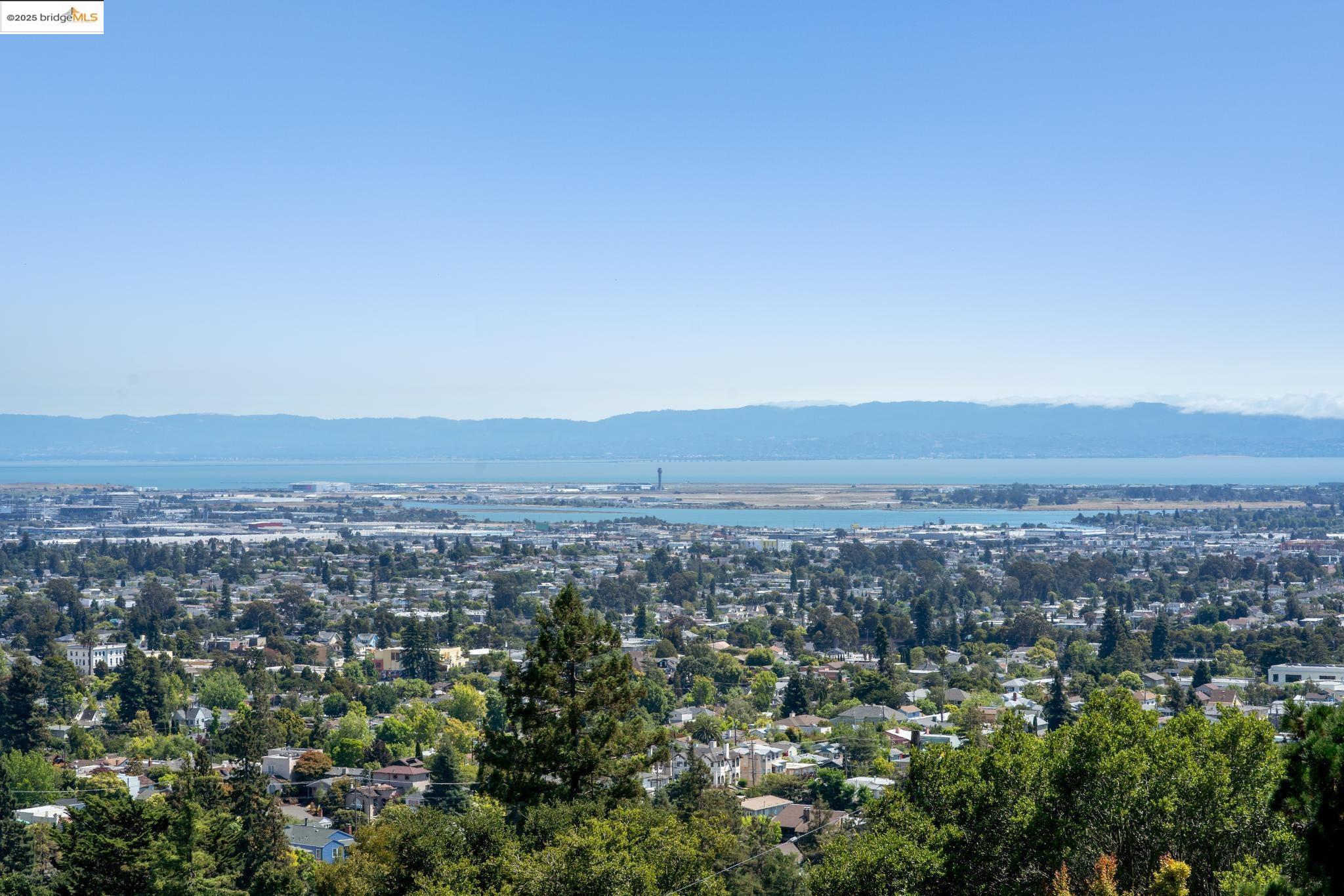 4378 Arcadia Ave, Oakland, California 94602, 4 Bedrooms Bedrooms, 8 Rooms Rooms,4 BathroomsBathrooms,Residential,For Sale,4378 Arcadia Ave,41105279