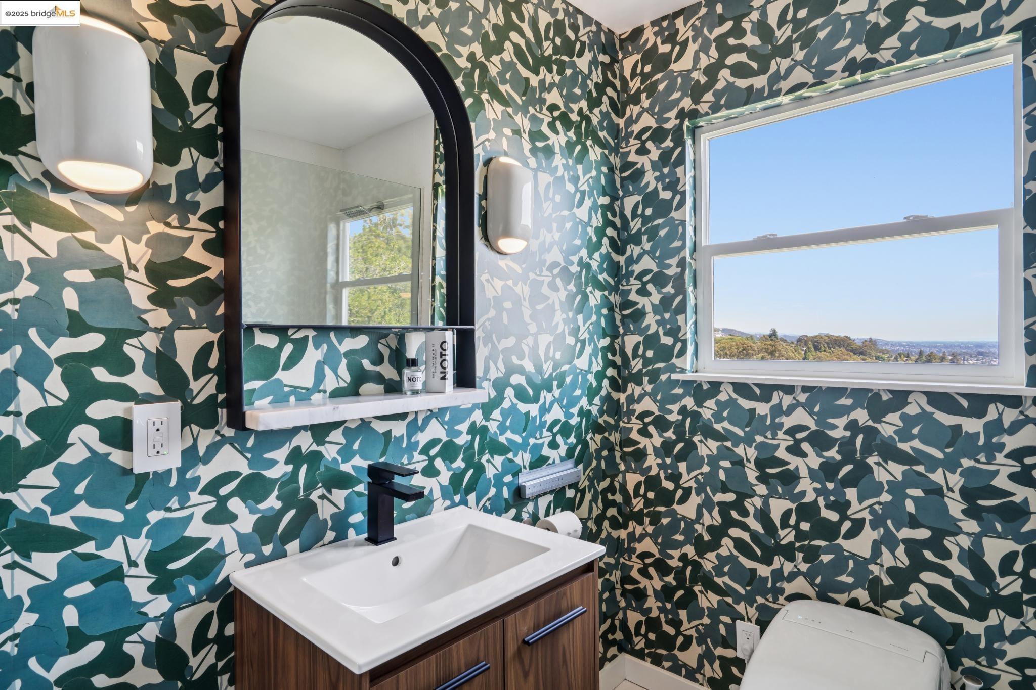 4378 Arcadia Ave, Oakland, California 94602, 4 Bedrooms Bedrooms, 8 Rooms Rooms,4 BathroomsBathrooms,Residential,For Sale,4378 Arcadia Ave,41105279