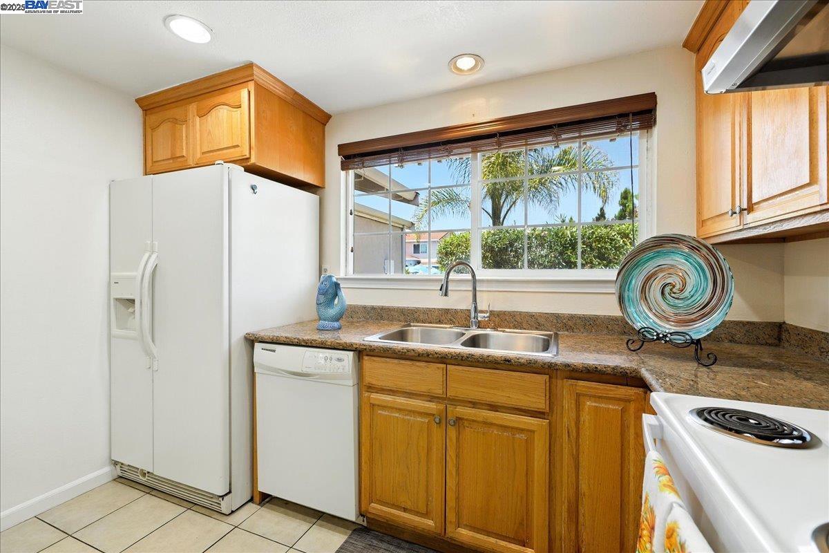Detail Gallery Image 21 of 60 For 1915 Perrone Cir, San Jose,  CA 95116 - 4 Beds | 2 Baths