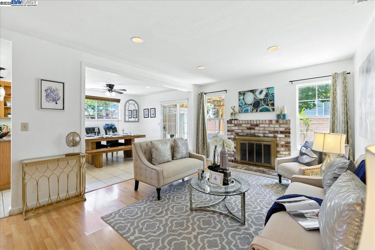 Detail Gallery Image 5 of 60 For 1915 Perrone Cir, San Jose,  CA 95116 - 4 Beds | 2 Baths