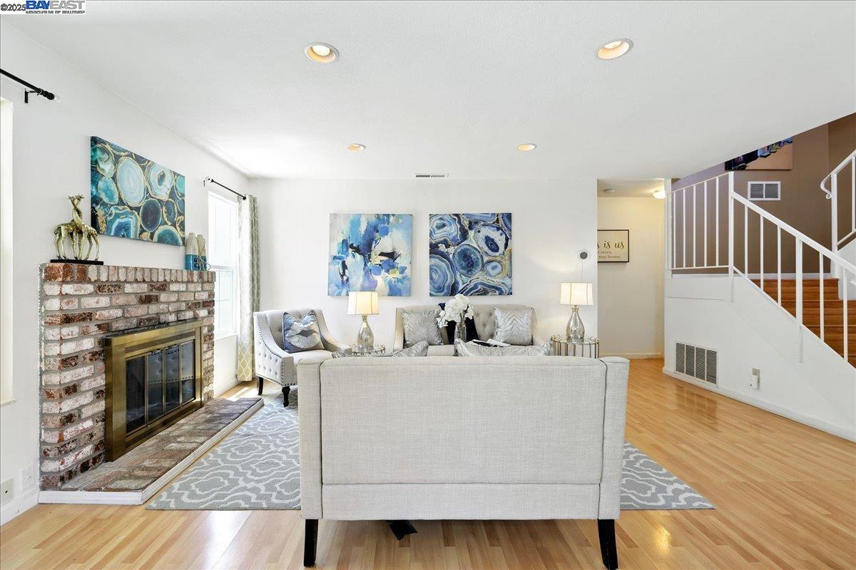 Detail Gallery Image 10 of 60 For 1915 Perrone Cir, San Jose,  CA 95116 - 4 Beds | 2 Baths