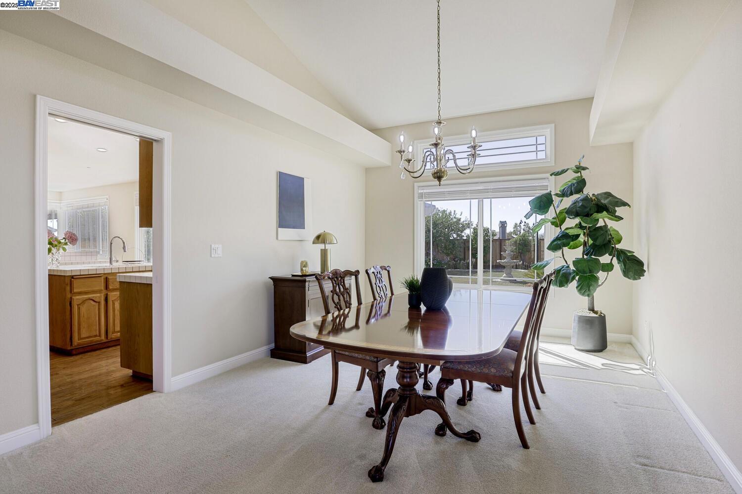 Detail Gallery Image 11 of 60 For 4315 Sundew Ct, Hayward,  CA 94542 - 4 Beds | 3 Baths
