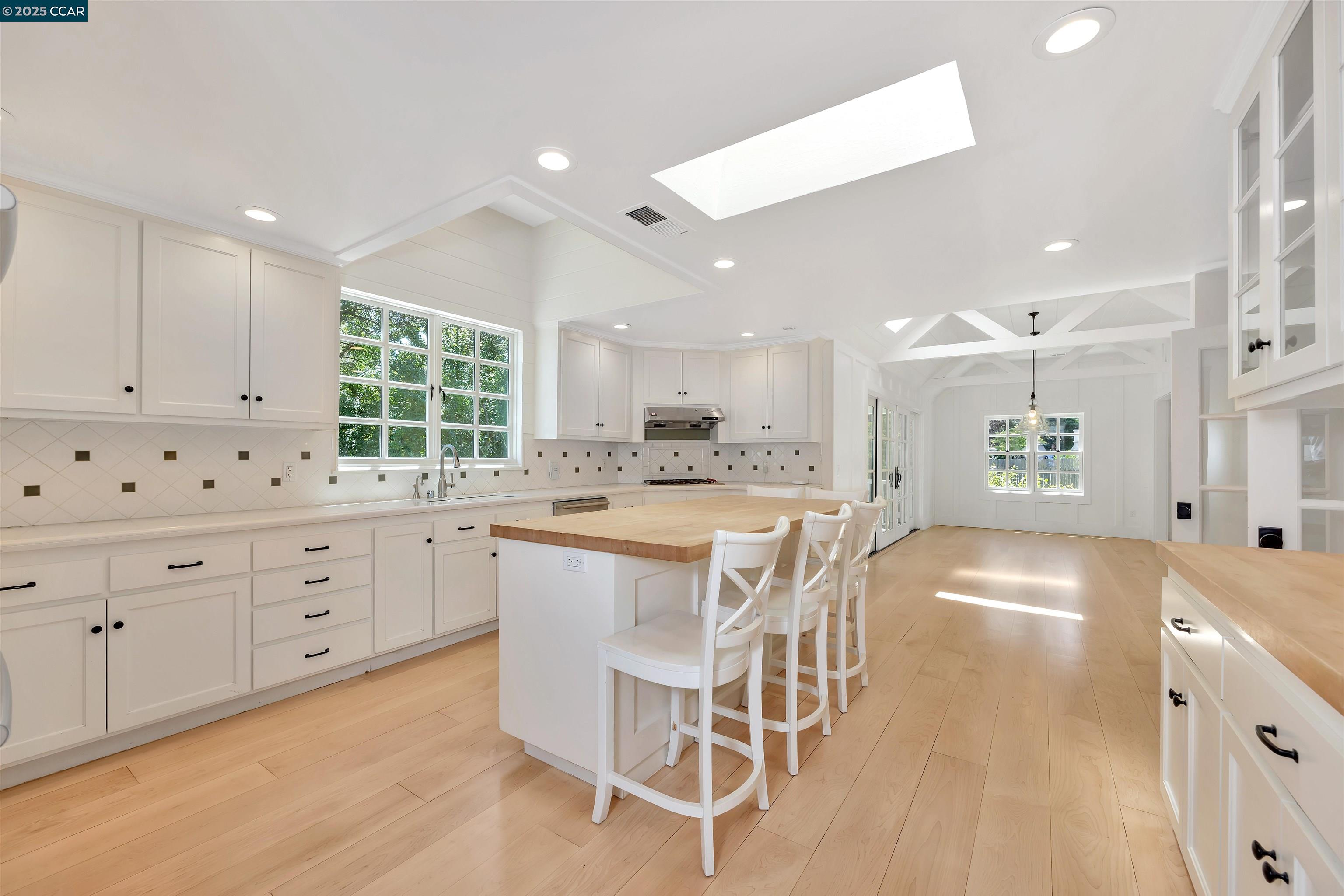772 John Way, Lafayette, California 94549, 4 Bedrooms Bedrooms, 10 Rooms Rooms,3 BathroomsBathrooms,Residential Lease,For Rent,772 John Way,41105282