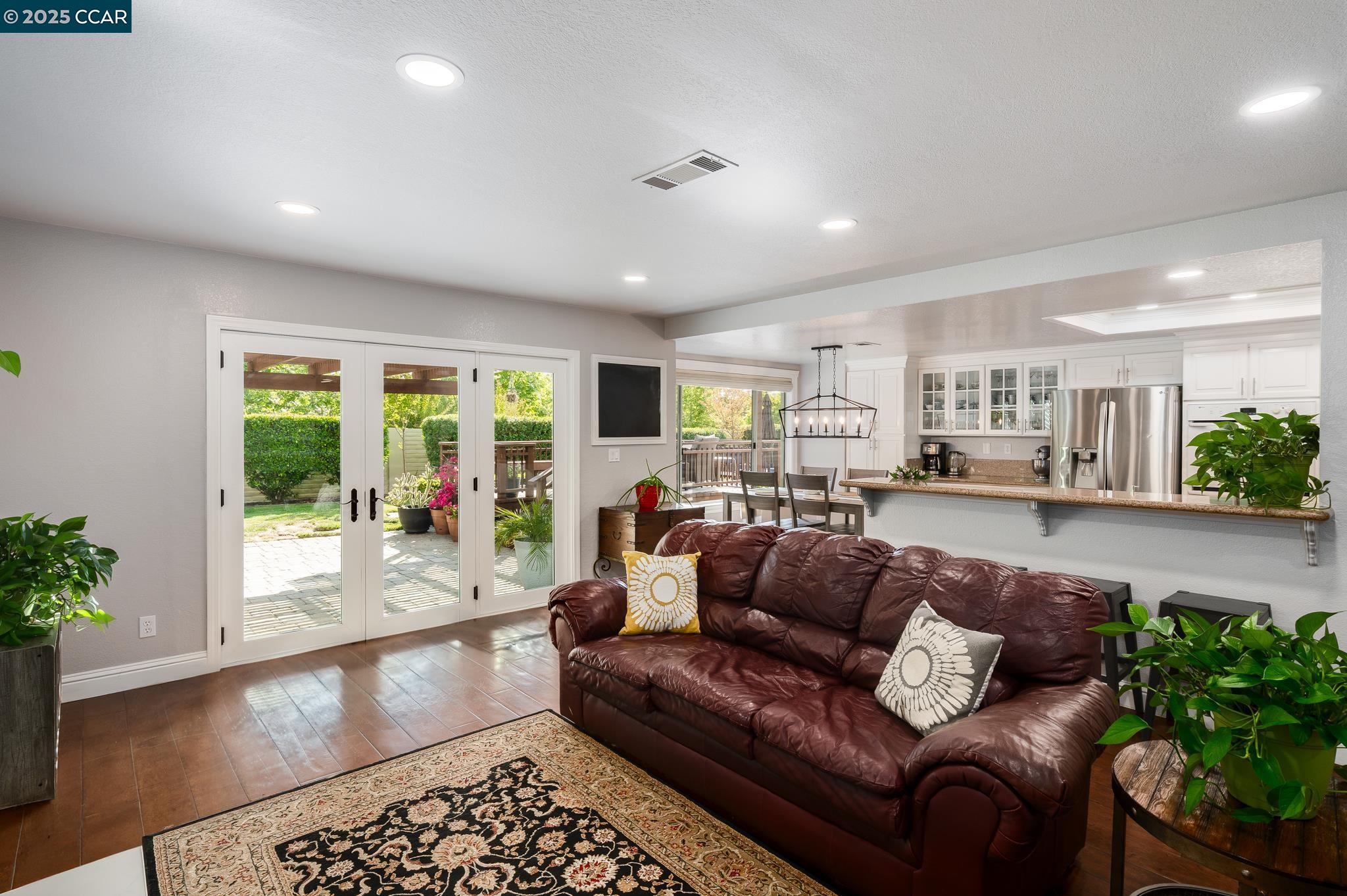Detail Gallery Image 14 of 35 For 2060 Canyon Crest Ave, San Ramon,  CA 94582 - 4 Beds | 3 Baths