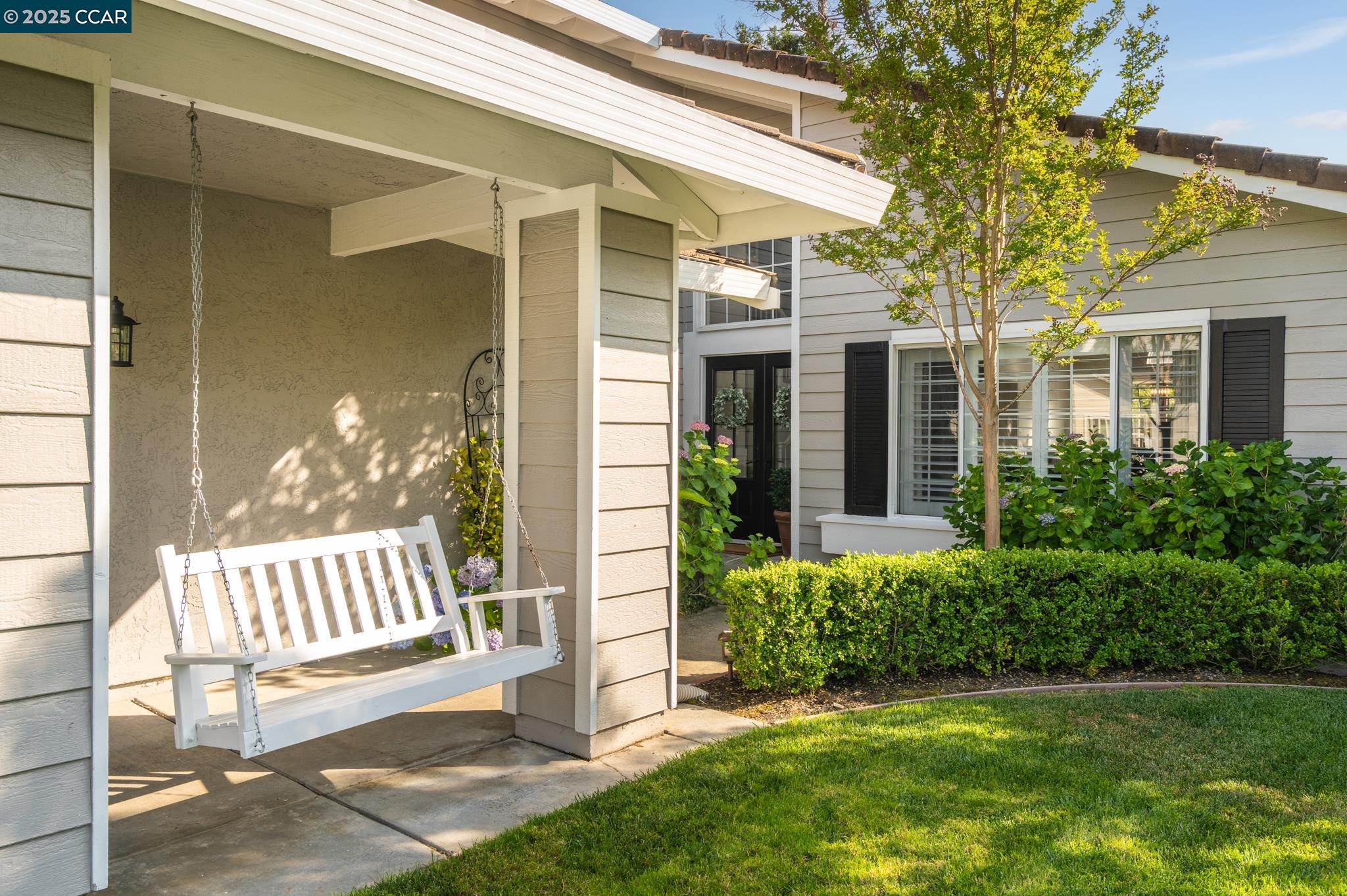 Detail Gallery Image 4 of 35 For 2060 Canyon Crest Ave, San Ramon,  CA 94582 - 4 Beds | 3 Baths
