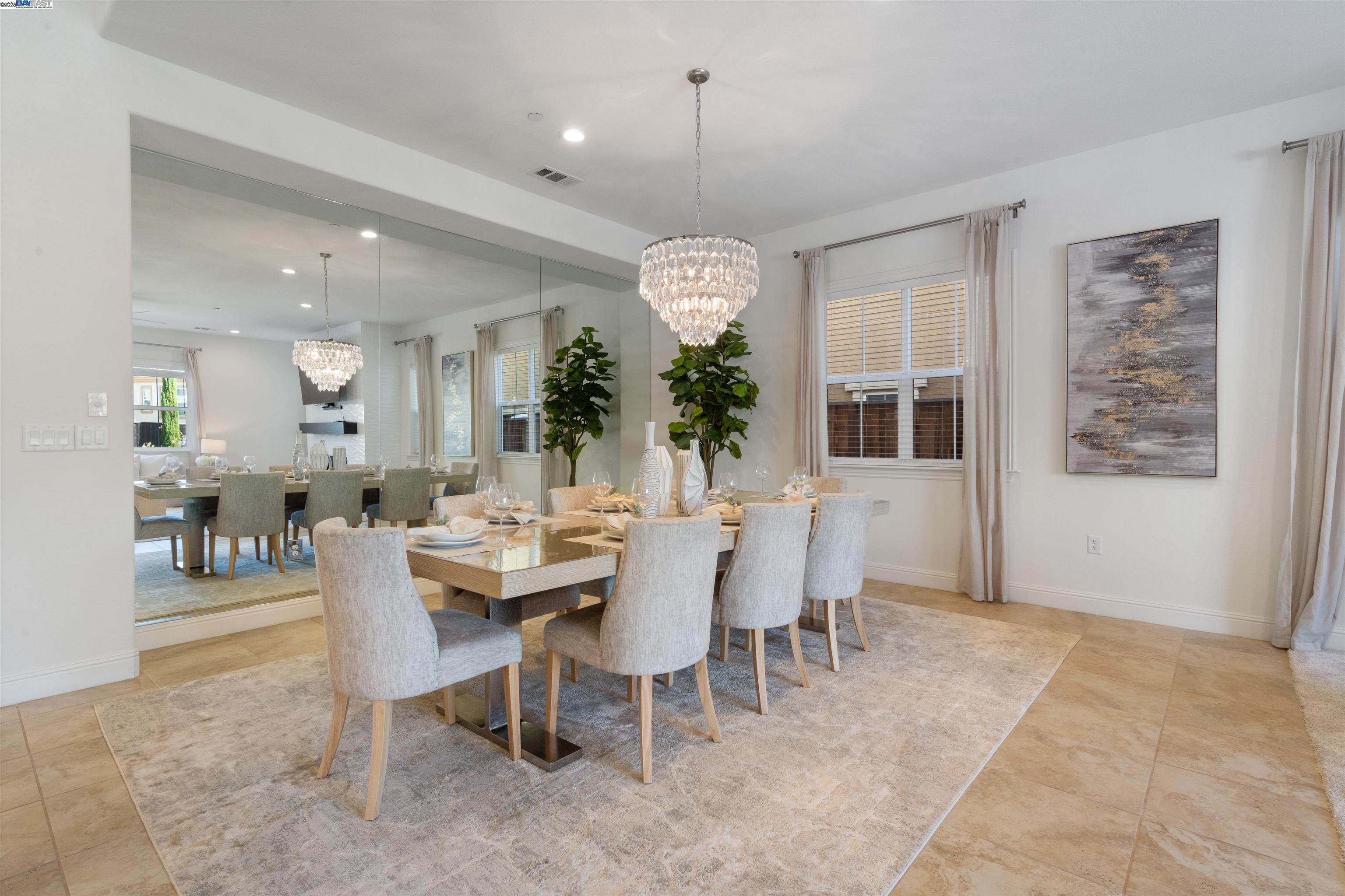Detail Gallery Image 13 of 52 For 7152 Aubrey Way, Dublin,  CA 94568 - 5 Beds | 5/1 Baths