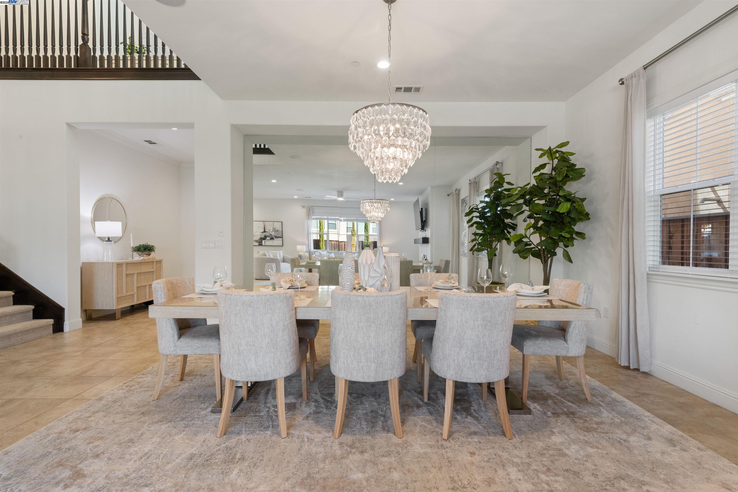 Detail Gallery Image 14 of 52 For 7152 Aubrey Way, Dublin,  CA 94568 - 5 Beds | 5/1 Baths