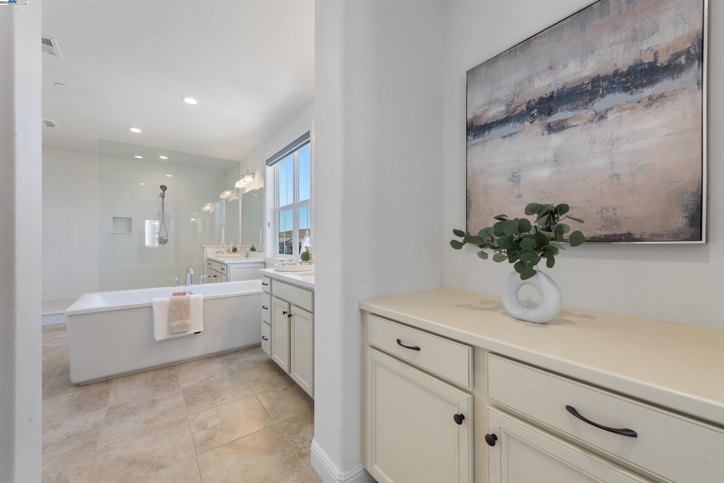 Detail Gallery Image 21 of 52 For 7152 Aubrey Way, Dublin,  CA 94568 - 5 Beds | 5/1 Baths