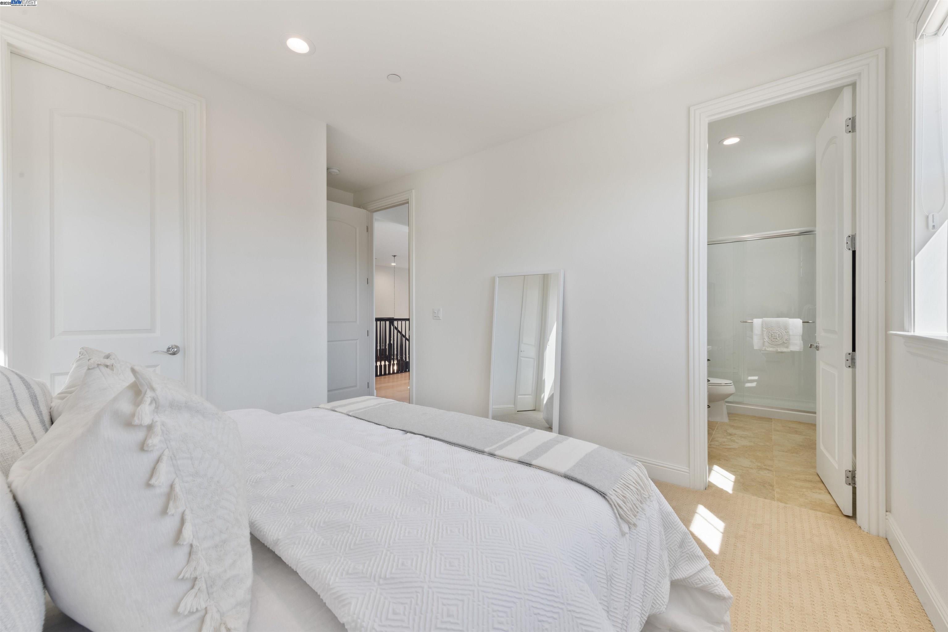 Detail Gallery Image 30 of 52 For 7152 Aubrey Way, Dublin,  CA 94568 - 5 Beds | 5/1 Baths