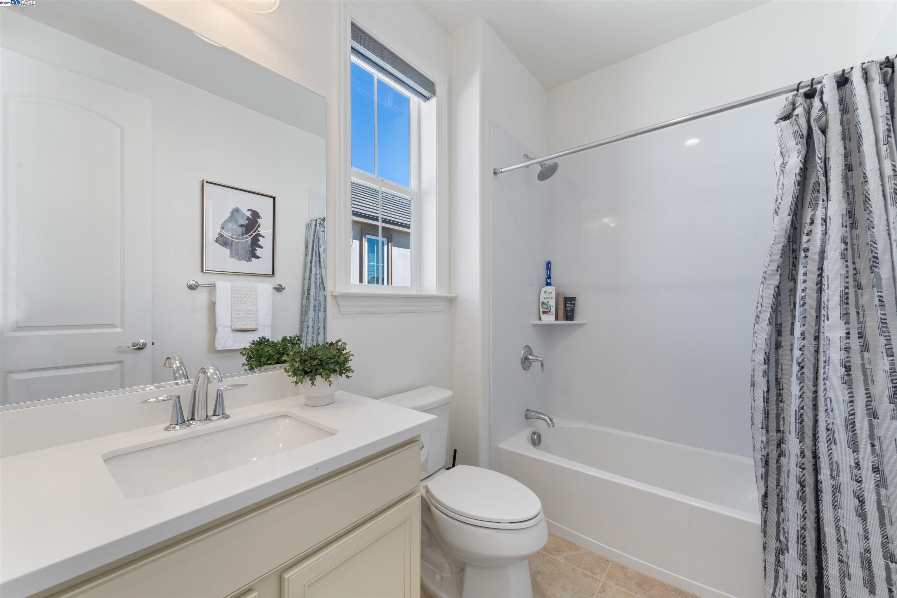 Detail Gallery Image 37 of 52 For 7152 Aubrey Way, Dublin,  CA 94568 - 5 Beds | 5/1 Baths