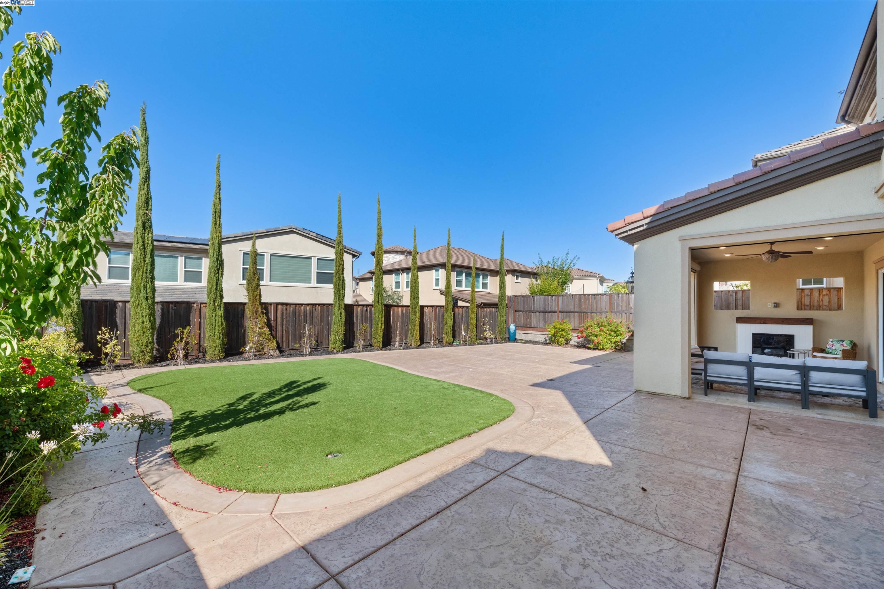 Detail Gallery Image 39 of 52 For 7152 Aubrey Way, Dublin,  CA 94568 - 5 Beds | 5/1 Baths
