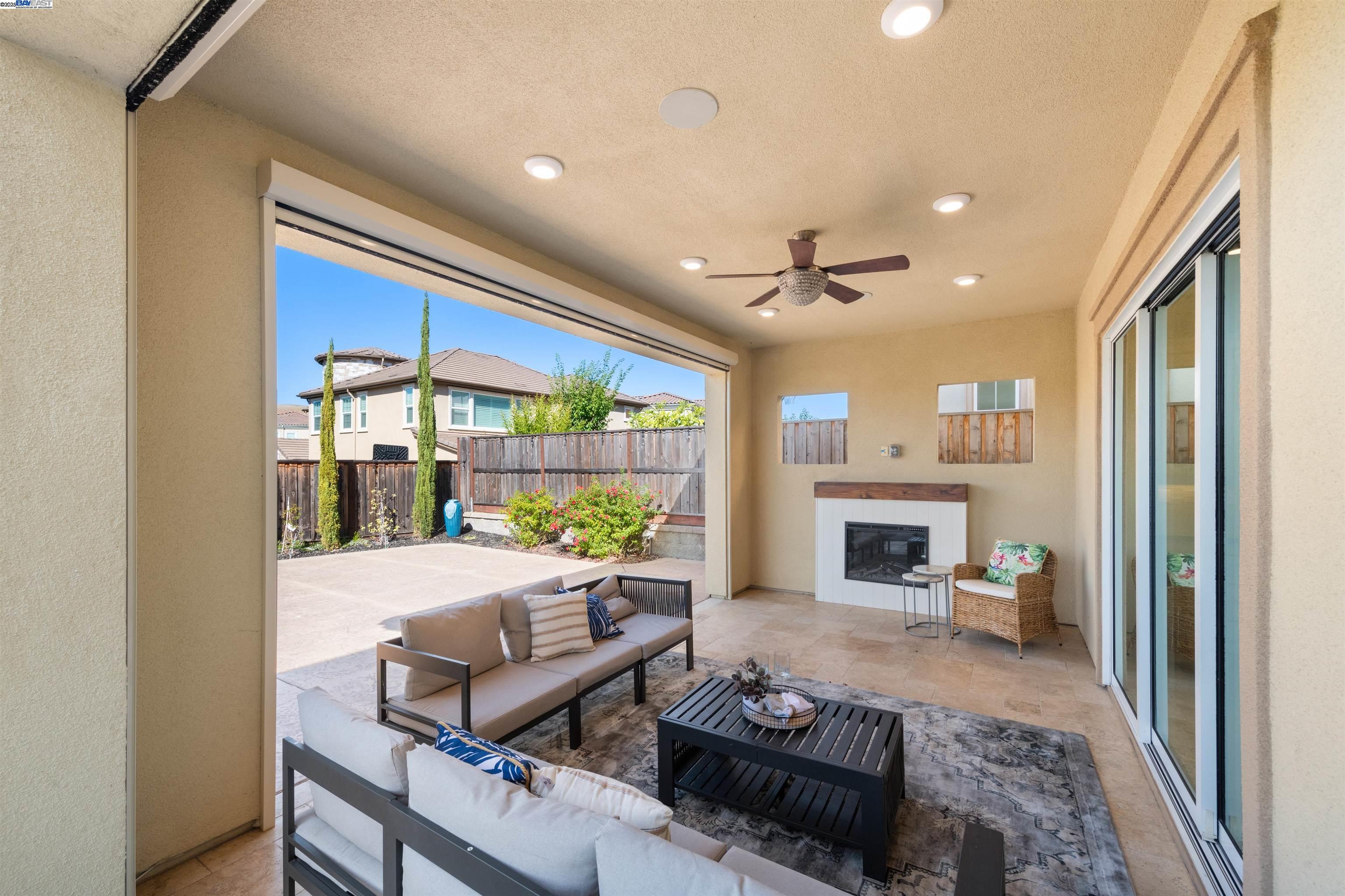 Detail Gallery Image 41 of 52 For 7152 Aubrey Way, Dublin,  CA 94568 - 5 Beds | 5/1 Baths