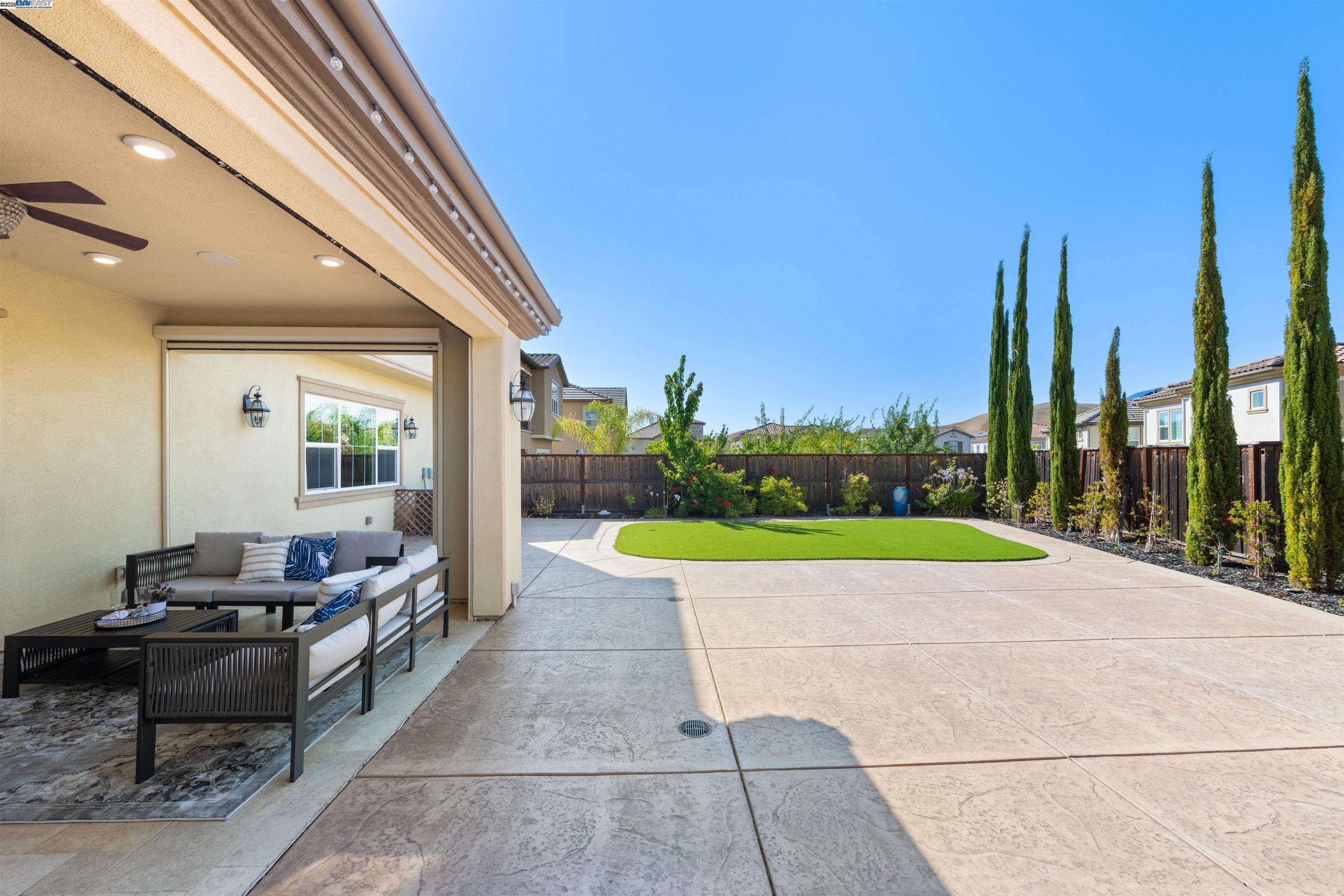 Detail Gallery Image 42 of 52 For 7152 Aubrey Way, Dublin,  CA 94568 - 5 Beds | 5/1 Baths