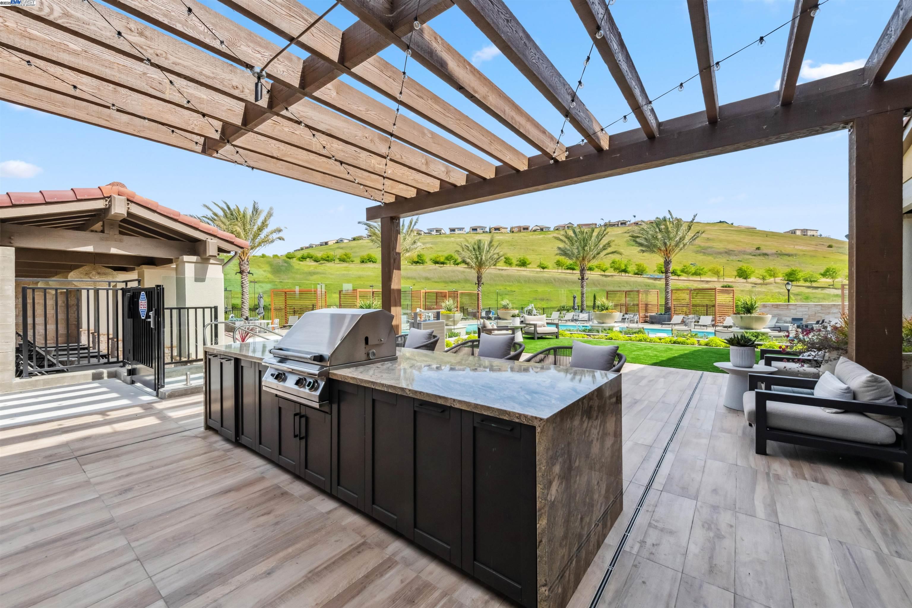 Detail Gallery Image 48 of 52 For 7152 Aubrey Way, Dublin,  CA 94568 - 5 Beds | 5/1 Baths