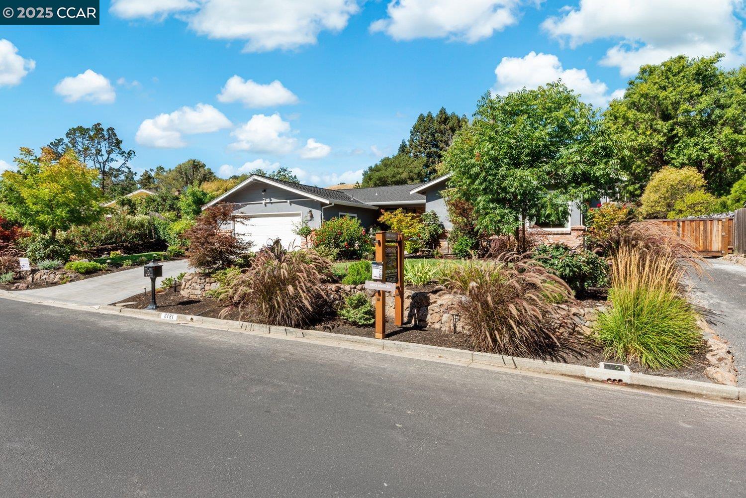 Detail Gallery Image 1 of 60 For 3121 Del Oceano Dr, Lafayette,  CA 94549 - 3 Beds | 2 Baths