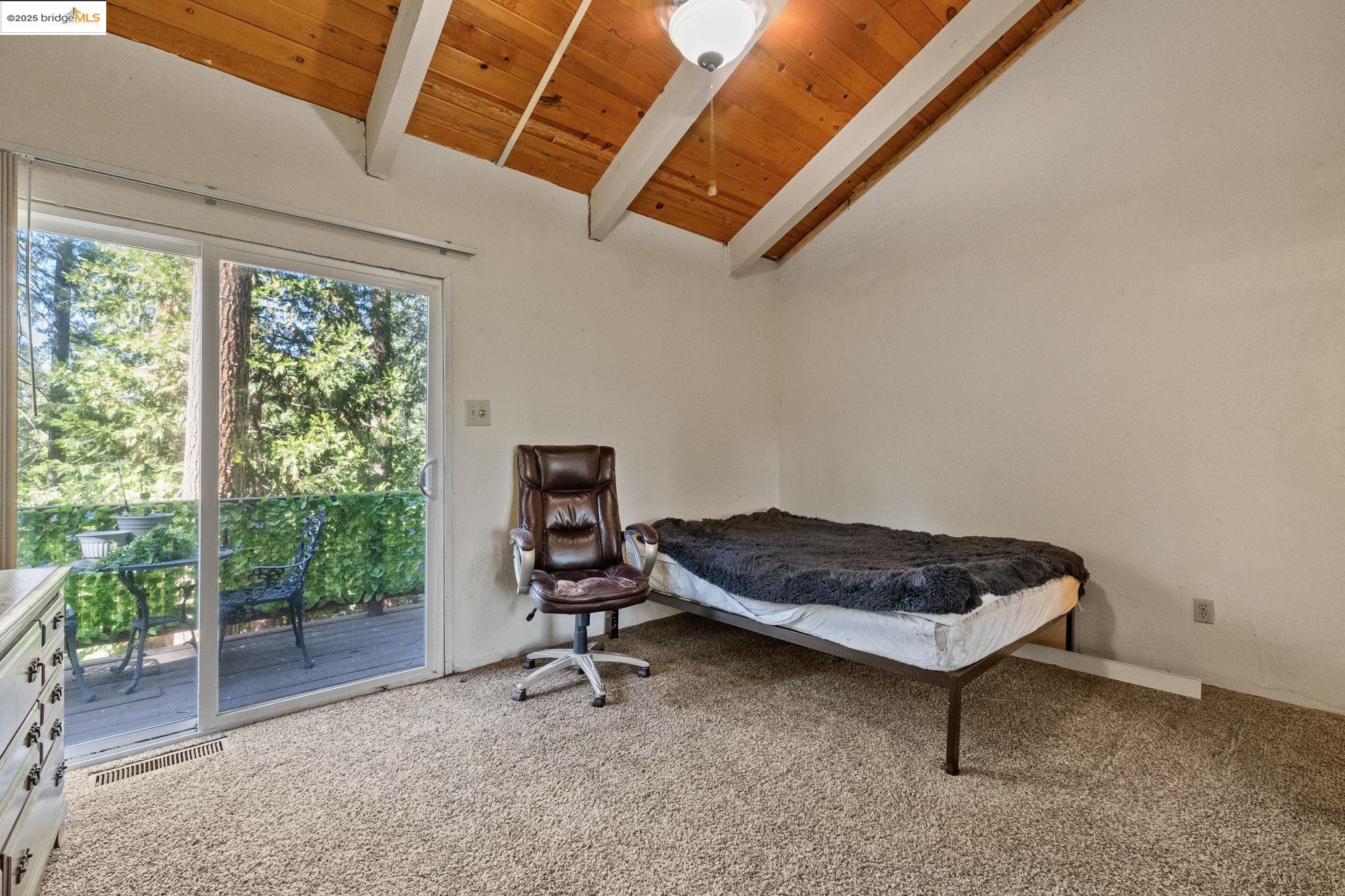 Detail Gallery Image 18 of 35 For 24214 N Oxbow Lane, Sonora,  CA 95370 - 3 Beds | 3 Baths