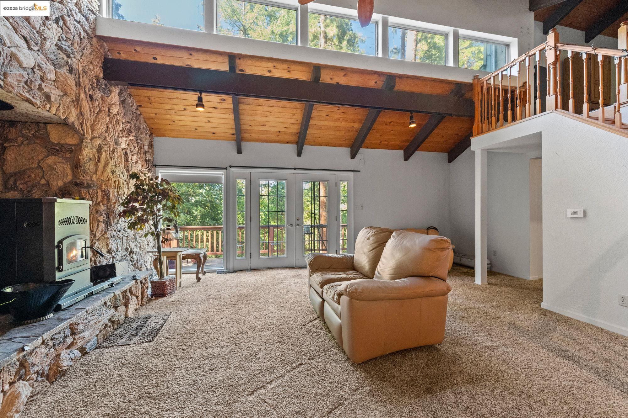 Detail Gallery Image 7 of 35 For 24214 N Oxbow Lane, Sonora,  CA 95370 - 3 Beds | 3 Baths