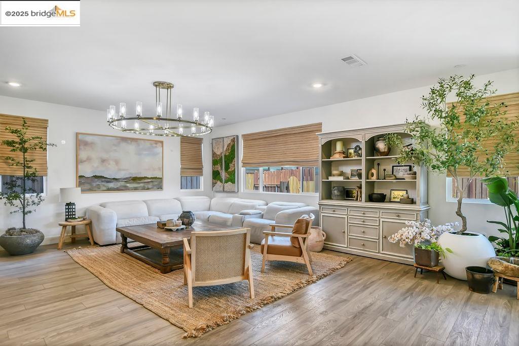 Detail Gallery Image 13 of 42 For 5153 Maniago Way, Antioch,  CA 94531 - 4 Beds | 3/1 Baths