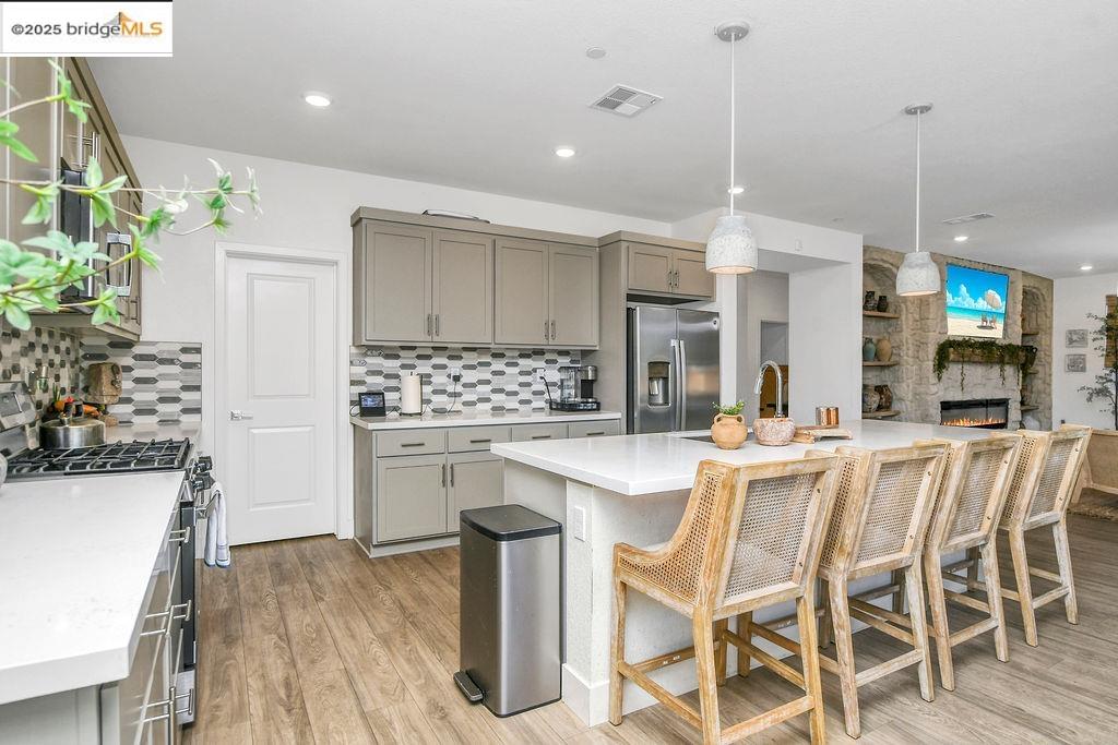 Detail Gallery Image 7 of 42 For 5153 Maniago Way, Antioch,  CA 94531 - 4 Beds | 3/1 Baths
