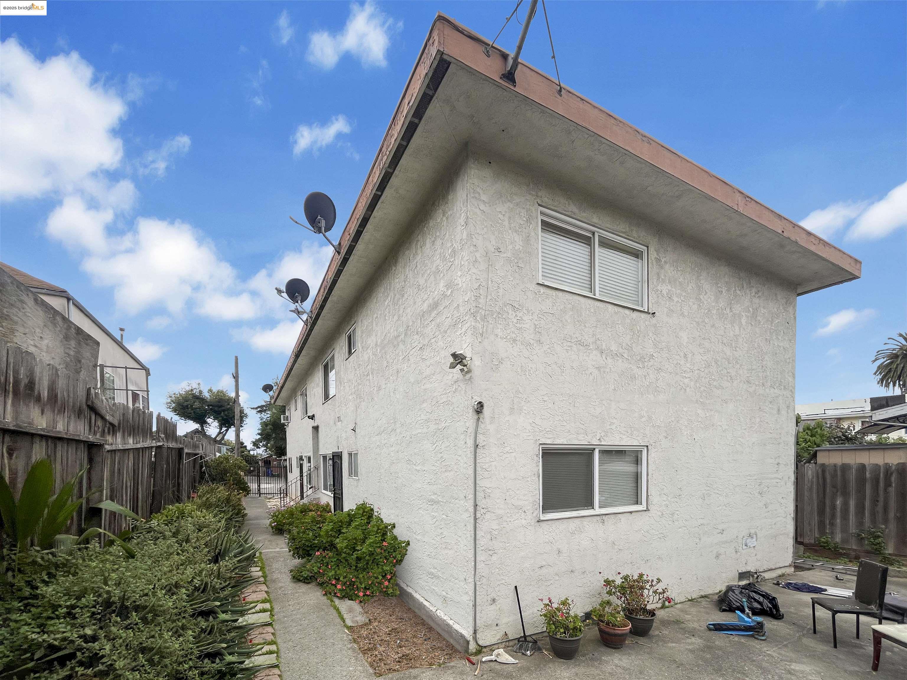 2120 E 22Nd St, Oakland, California 94606, ,Residential Income,For Sale,2120 E 22Nd St,41105290