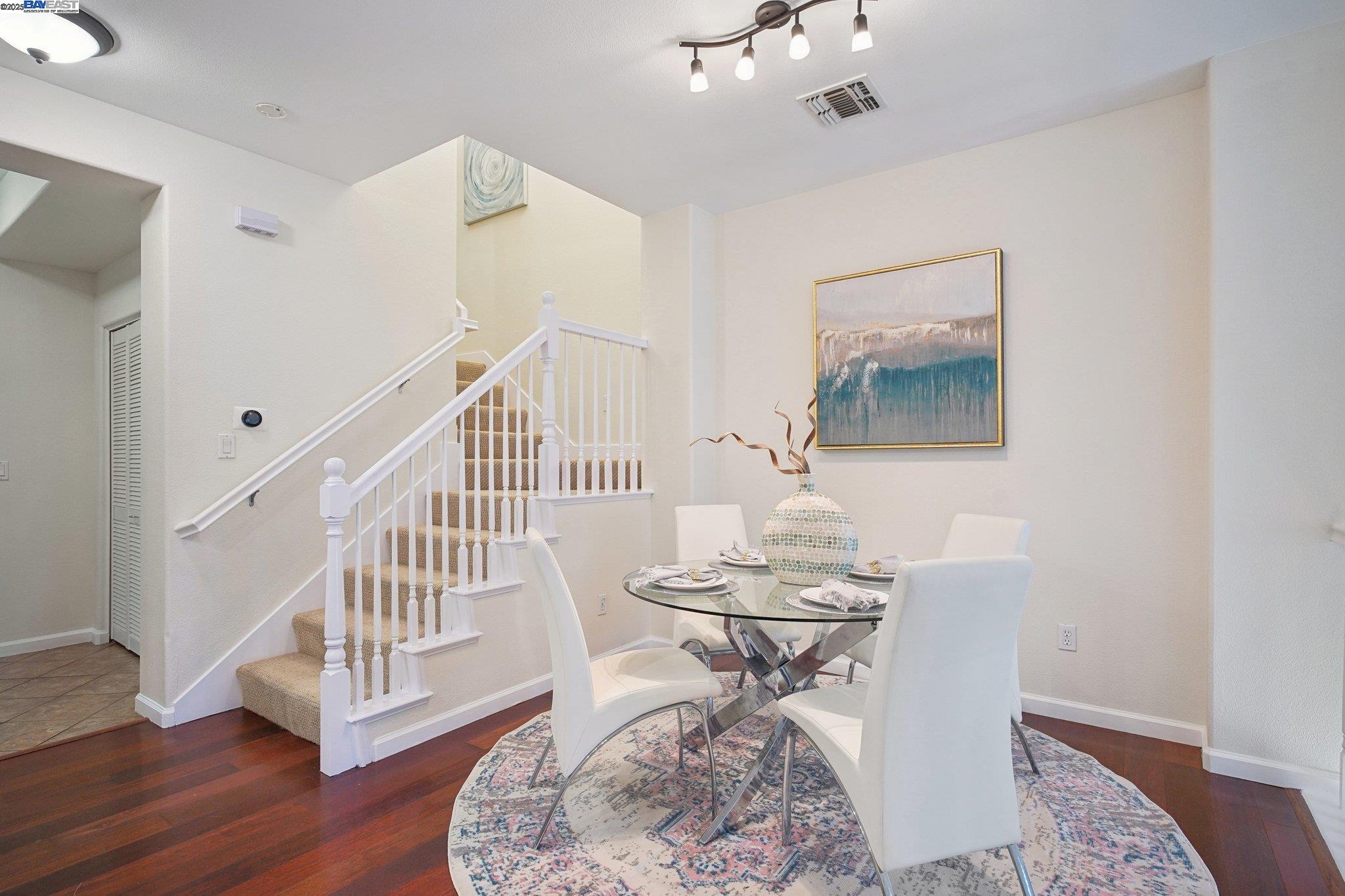 Photo #6: 41105292 Listing 