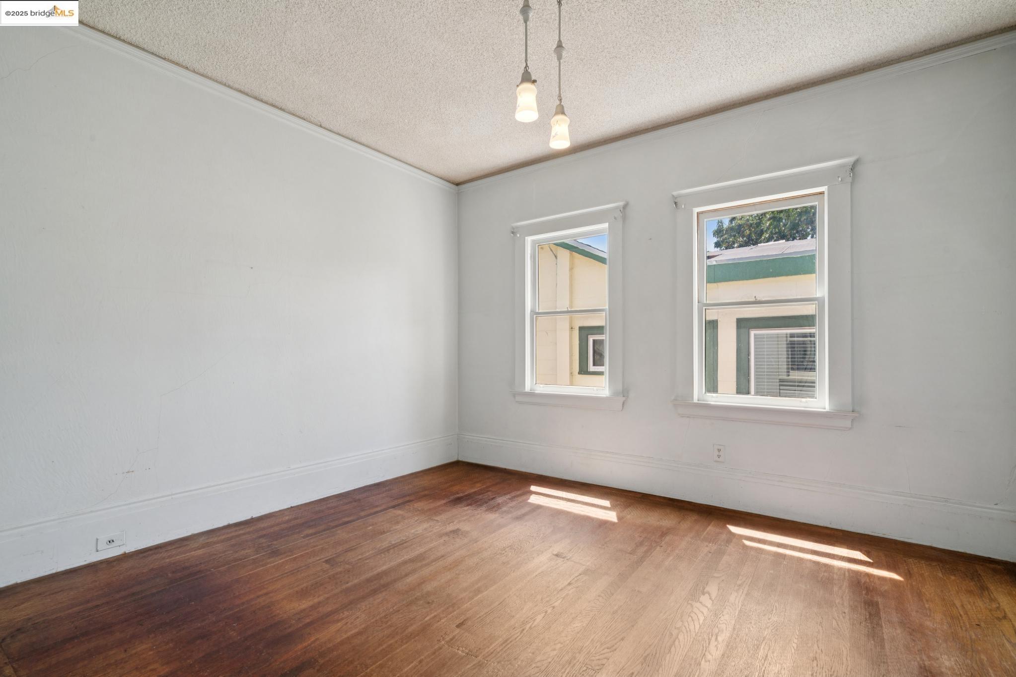 Detail Gallery Image 16 of 26 For 1239 Carleton St, Berkeley,  CA 94702 - 3 Beds | 1 Baths