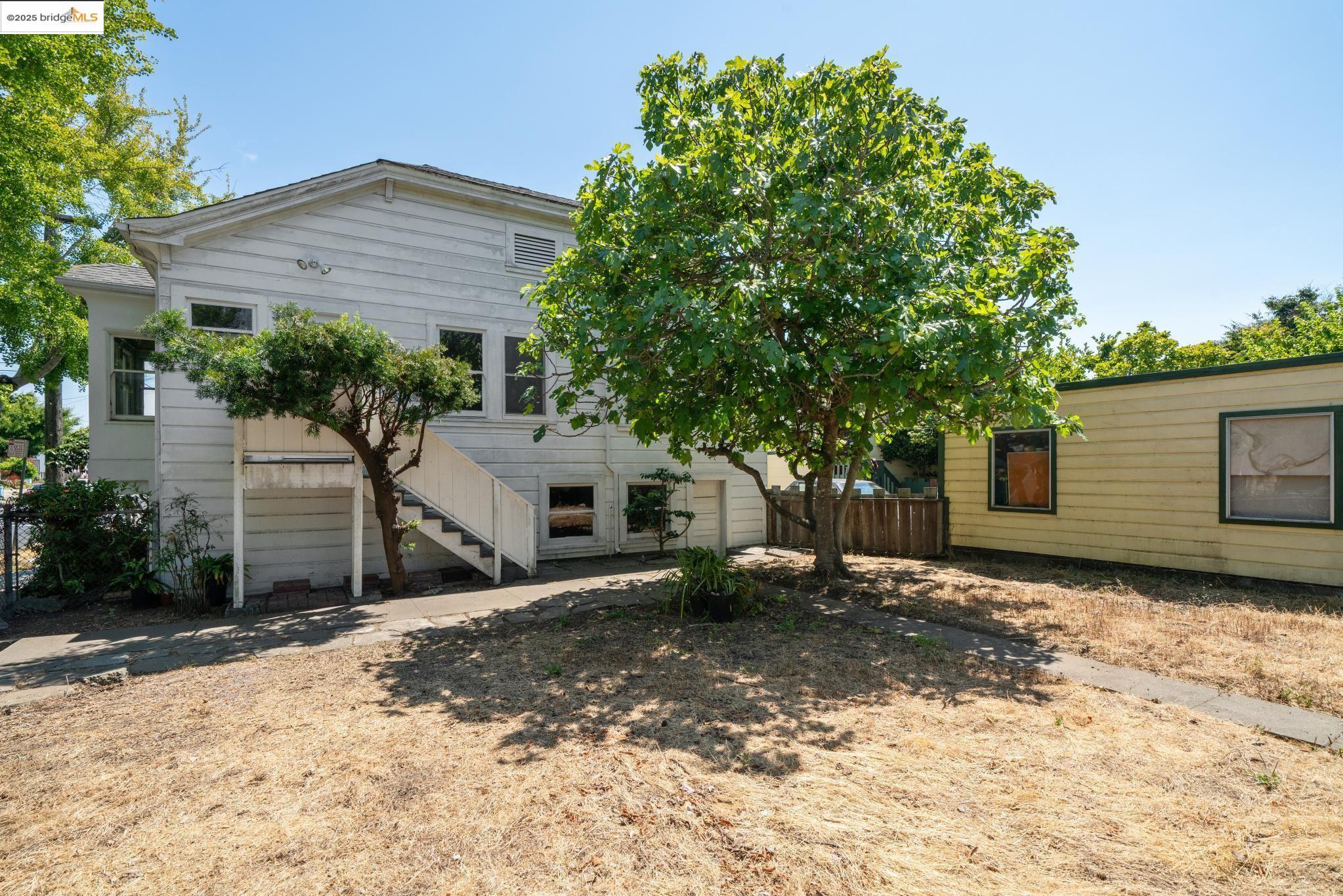 Detail Gallery Image 23 of 26 For 1239 Carleton St, Berkeley,  CA 94702 - 3 Beds | 1 Baths