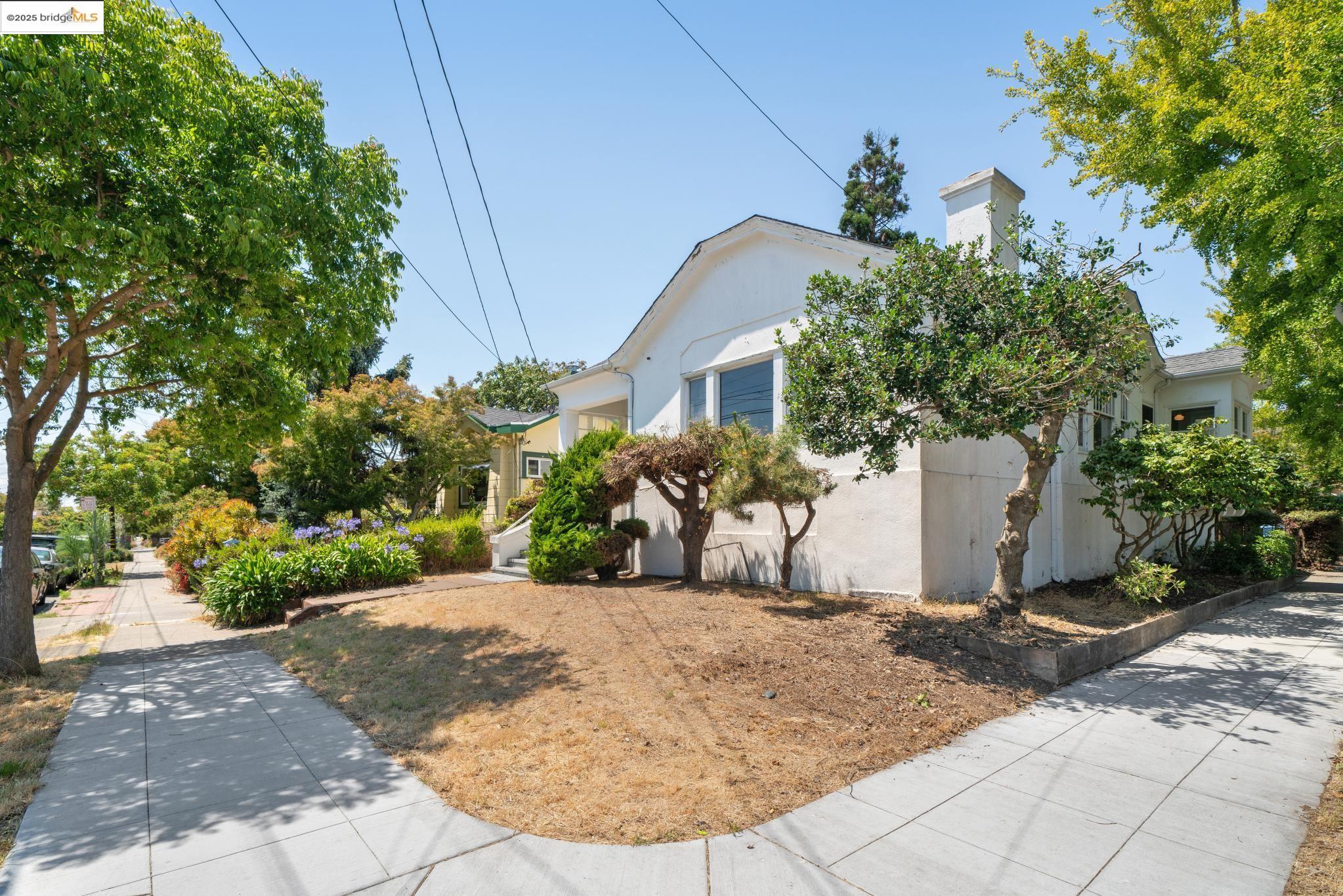 Detail Gallery Image 26 of 26 For 1239 Carleton St, Berkeley,  CA 94702 - 3 Beds | 1 Baths