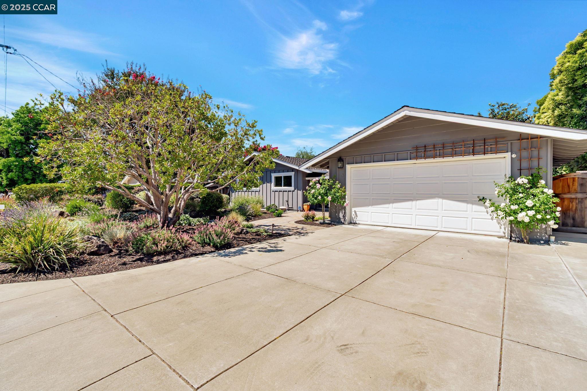 43 Wandel Dr, Moraga, California 94556, 4 Bedrooms Bedrooms, 8 Rooms Rooms,2 BathroomsBathrooms,Residential,For Sale,43 Wandel Dr,41105296